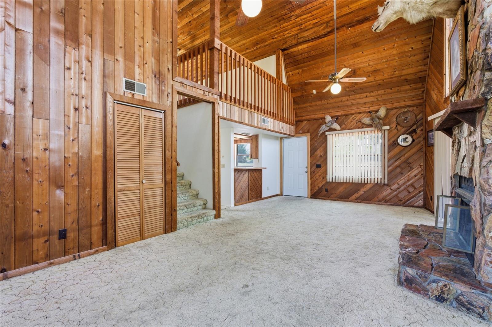 8221 RIVERSIDE DR NE, ST PETERSBURG, FL, 33702