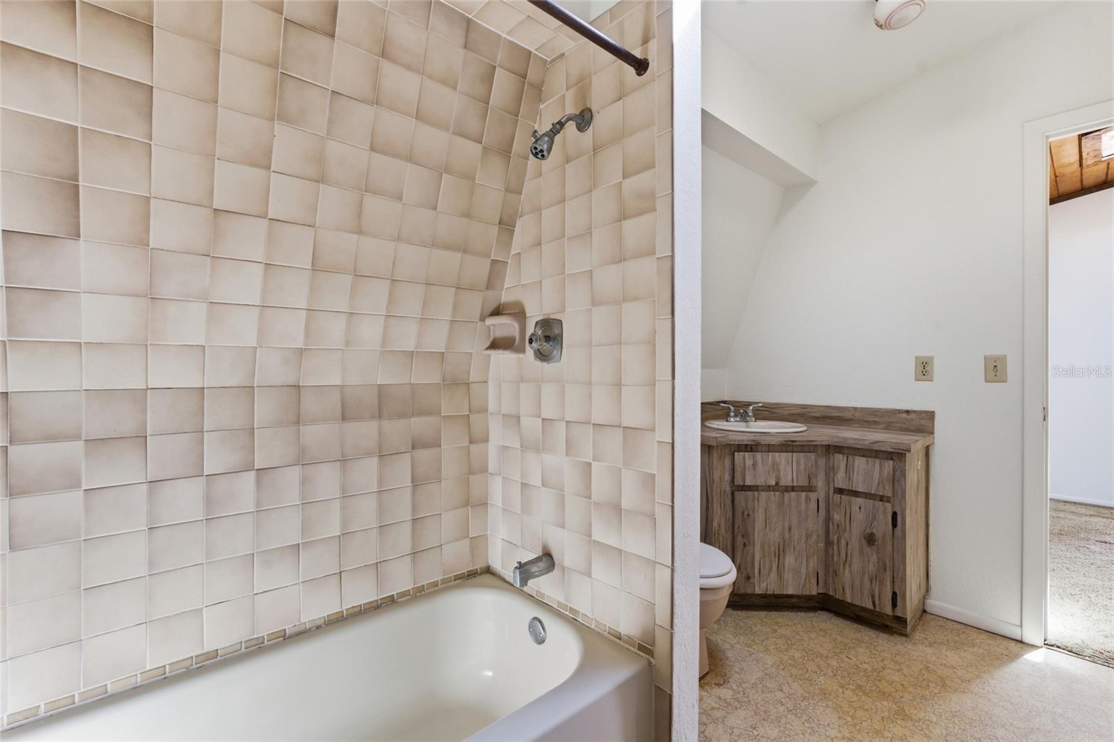 8221 RIVERSIDE DR NE, ST PETERSBURG, FL, 33702