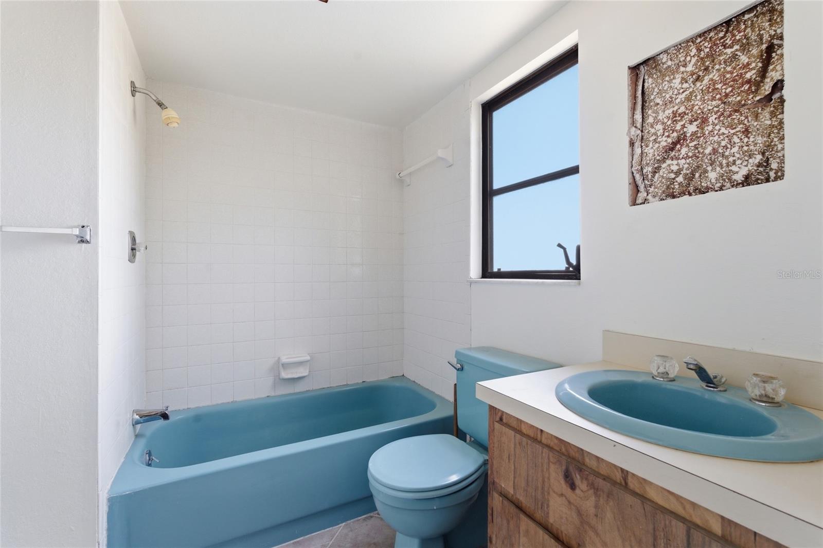 8221 RIVERSIDE DR NE, ST PETERSBURG, FL, 33702