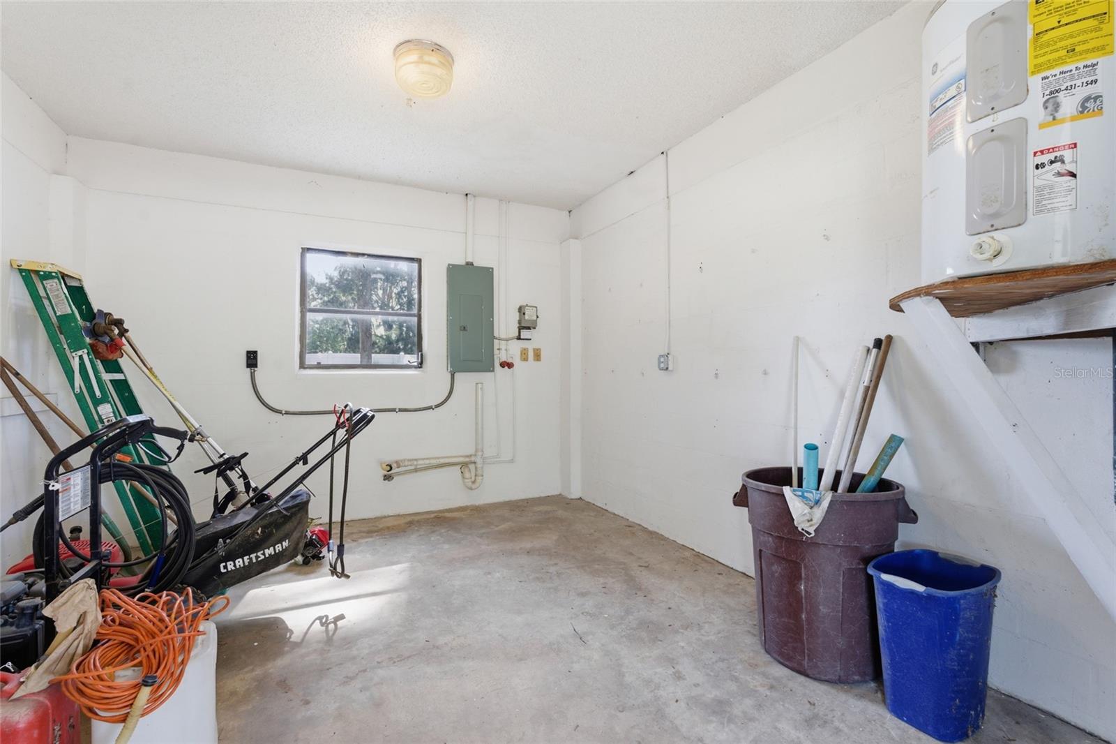 8221 RIVERSIDE DR NE, ST PETERSBURG, FL, 33702