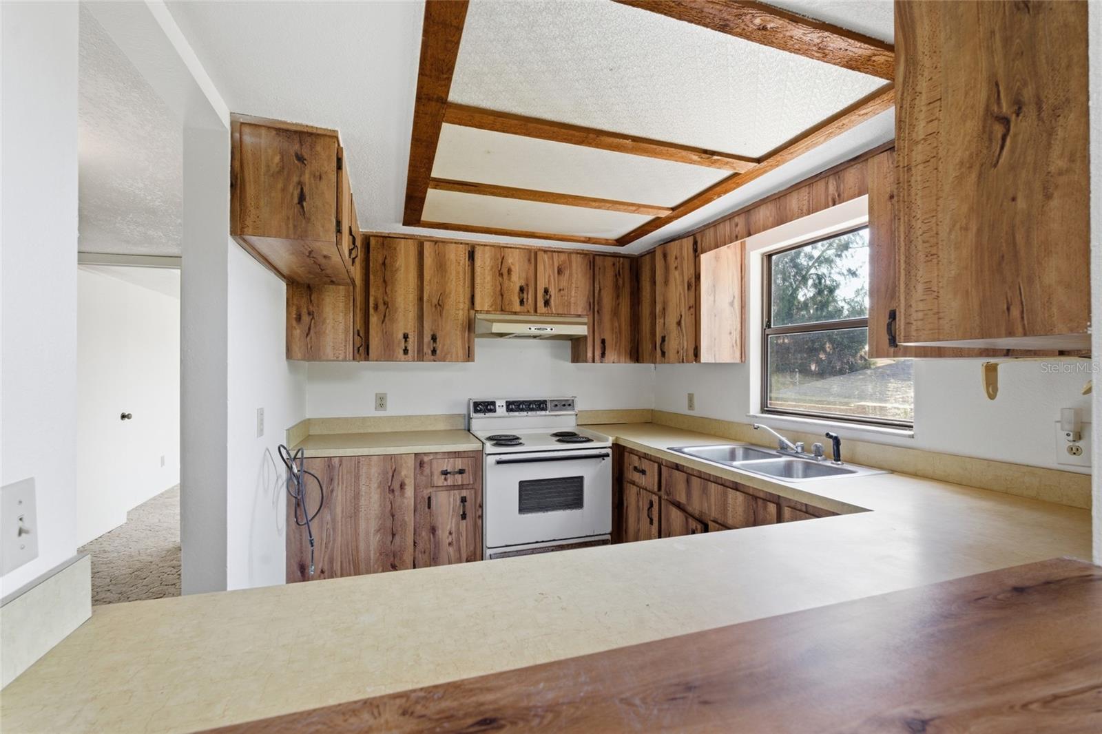 8221 RIVERSIDE DR NE, ST PETERSBURG, FL, 33702