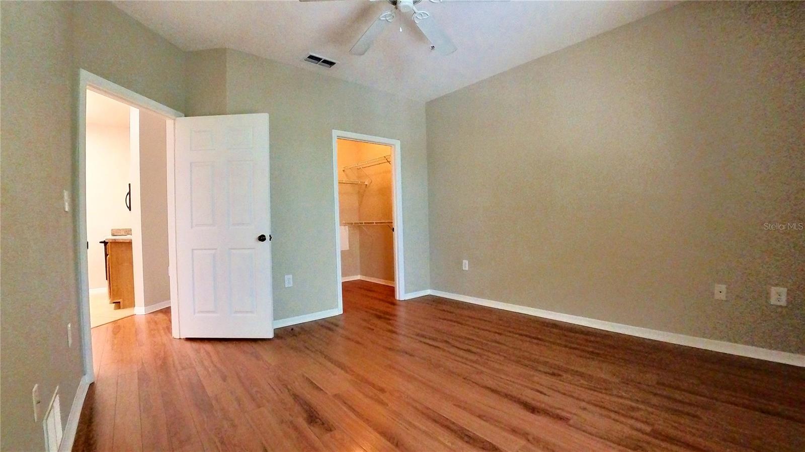 10017 COURTNEY PALMS BLVD #304, TAMPA, FL, 33619