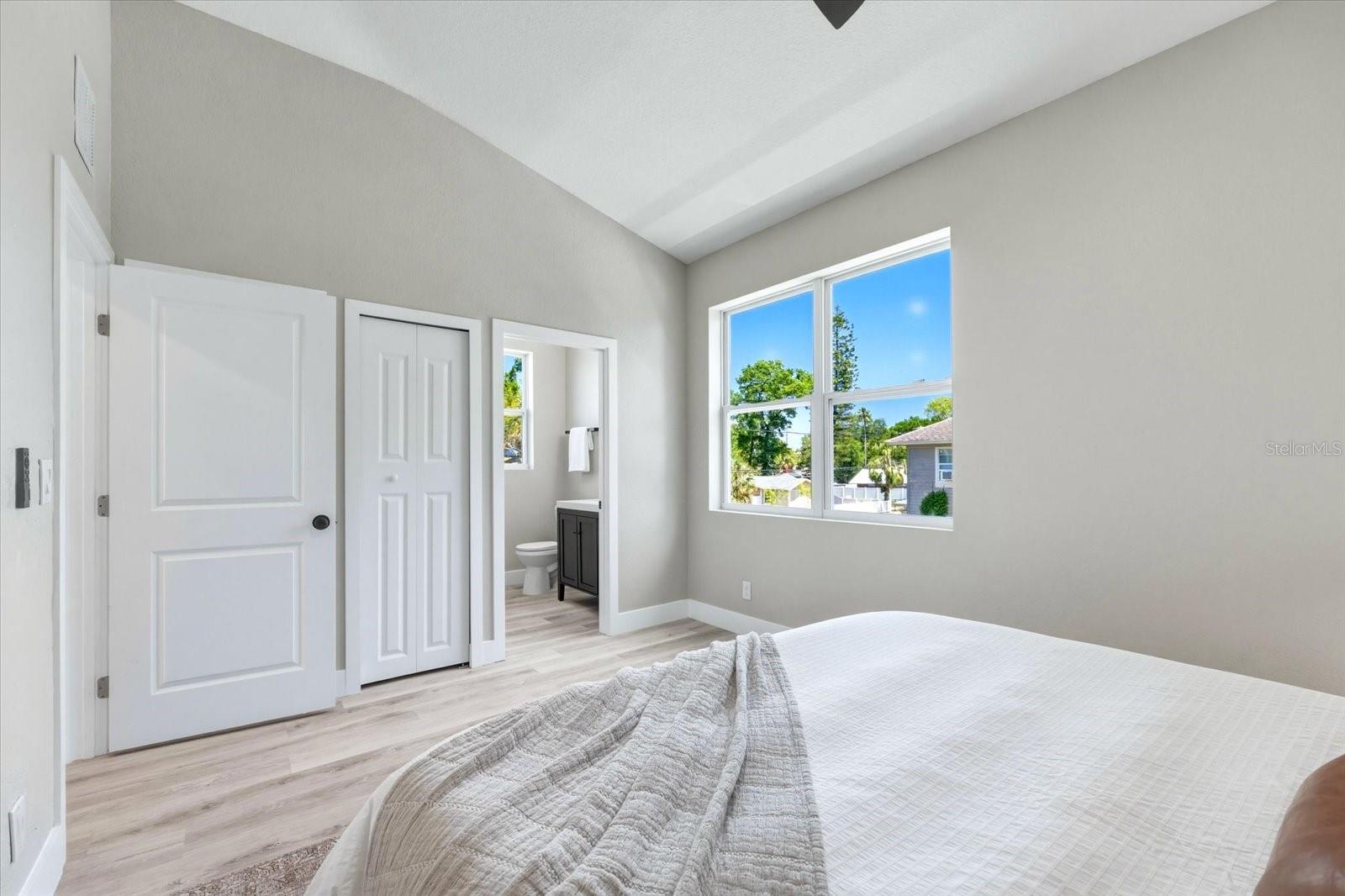 1044 12TH AVE S, ST PETERSBURG, FL, 33705