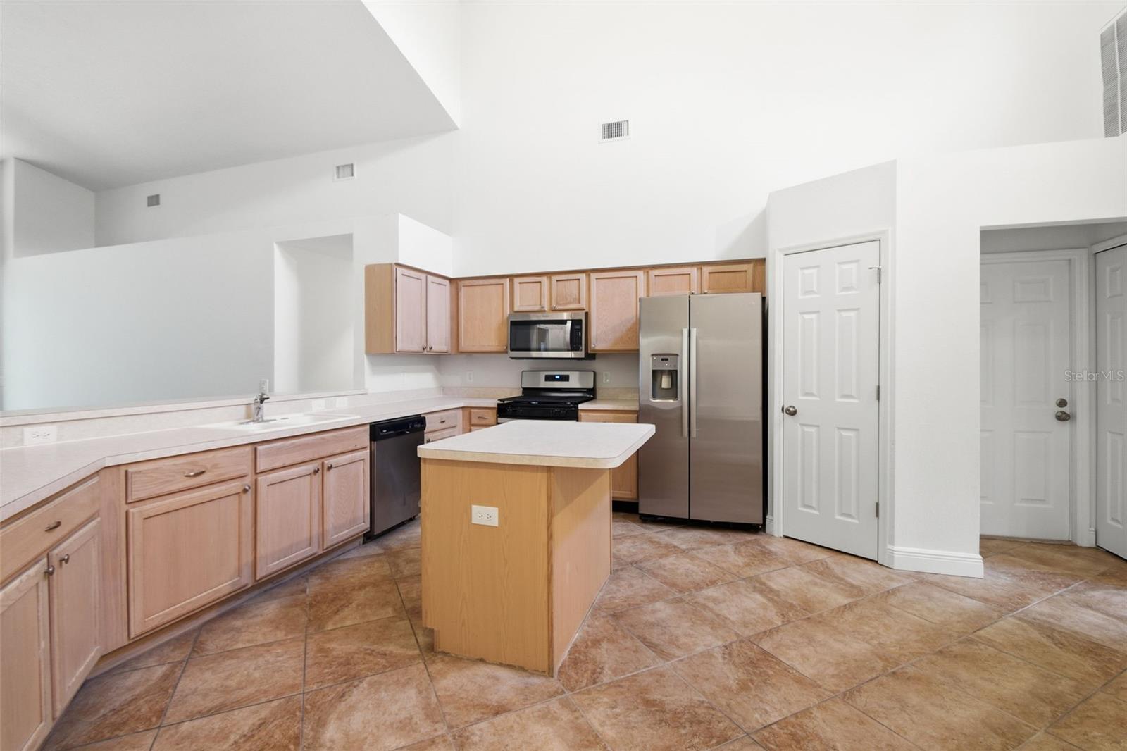 703 GRAND CANYON DR, VALRICO, FL, 33594