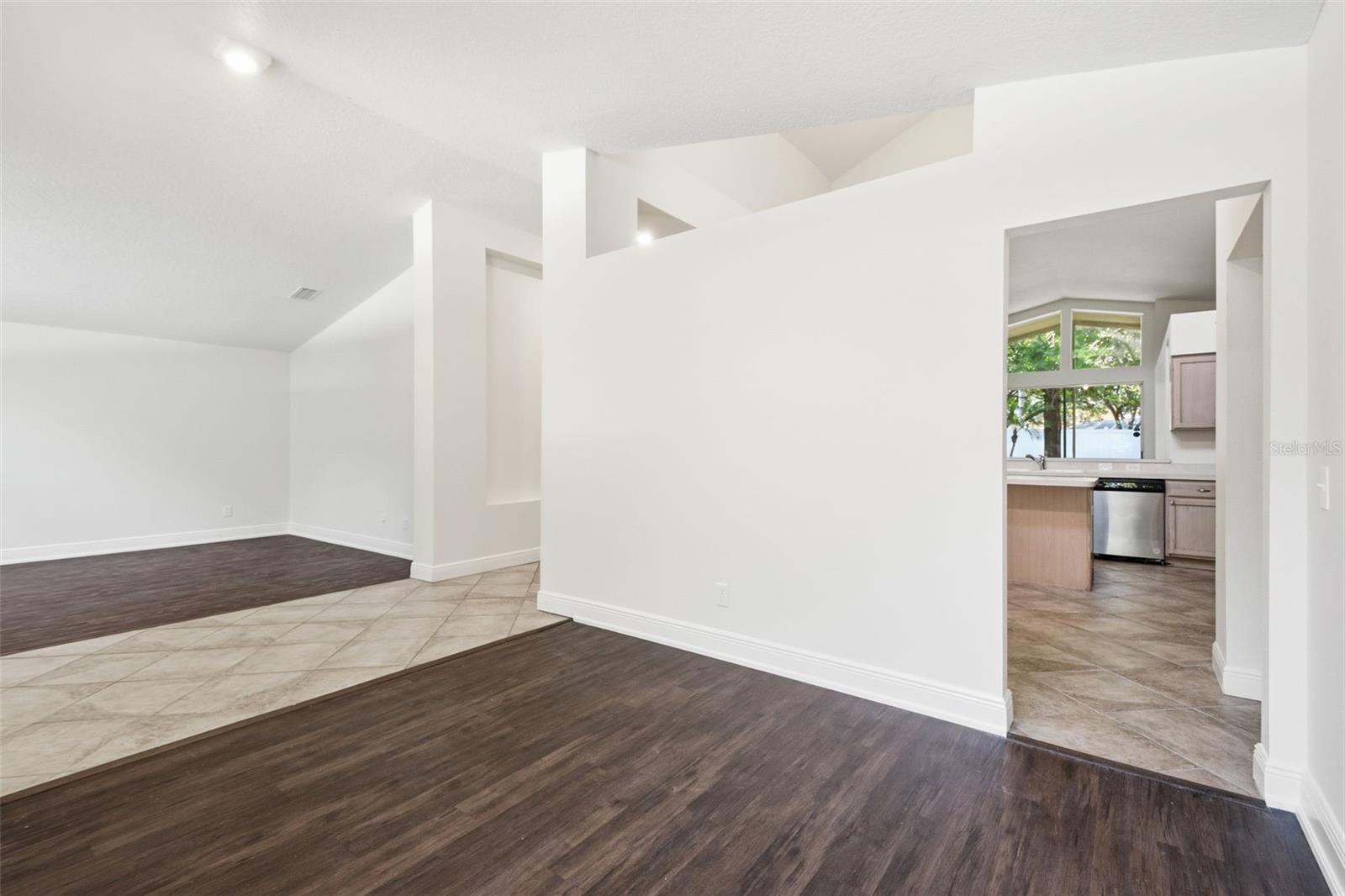 703 GRAND CANYON DR, VALRICO, FL, 33594