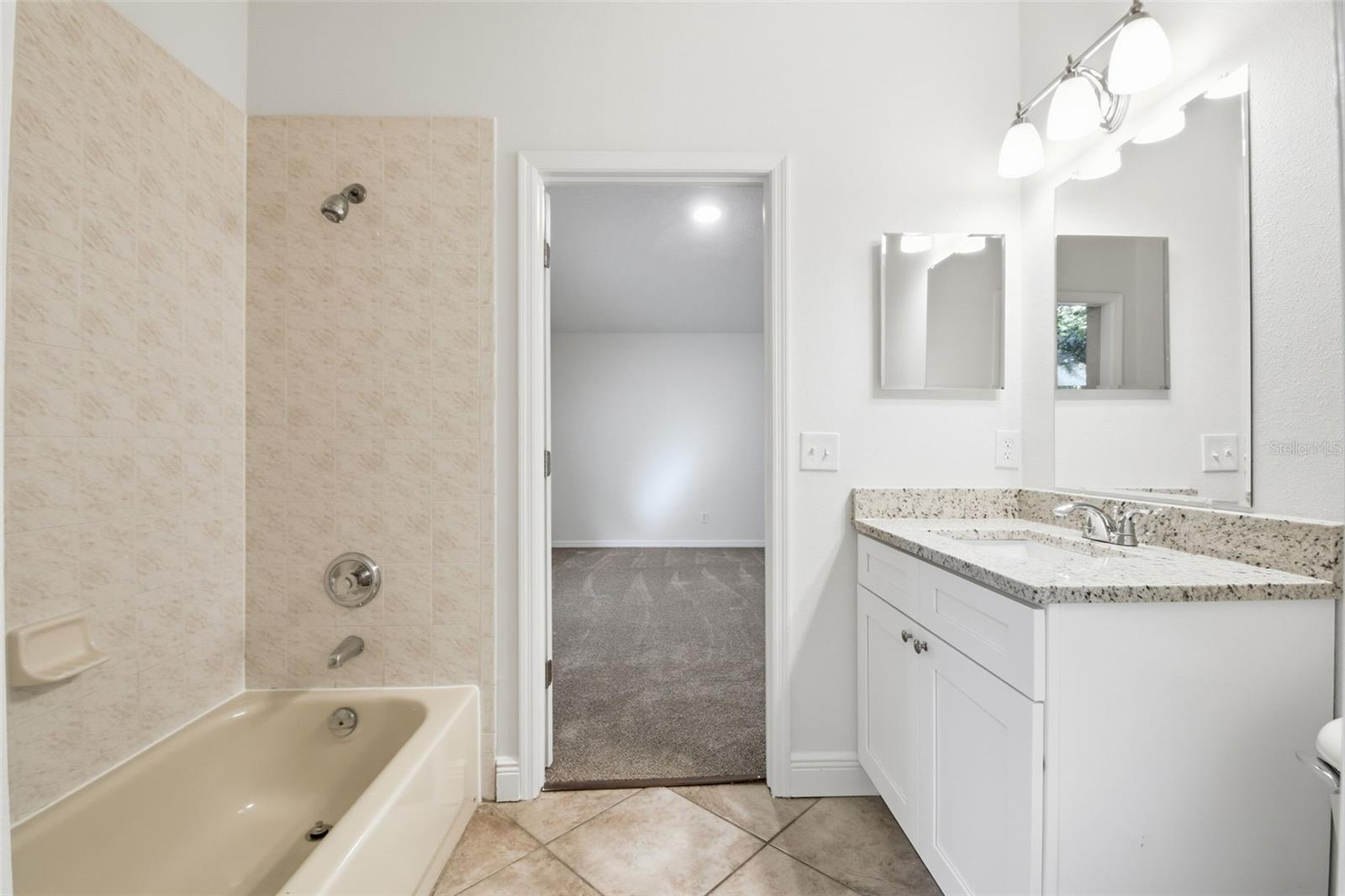 703 GRAND CANYON DR, VALRICO, FL, 33594