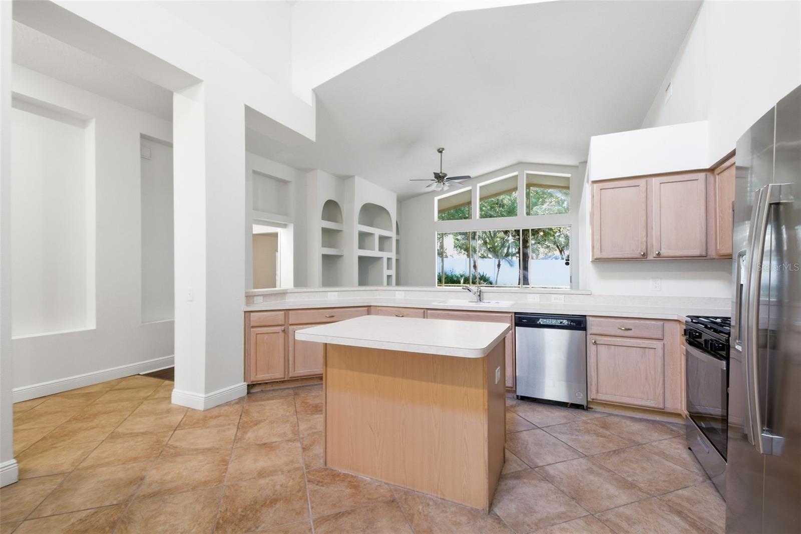 703 GRAND CANYON DR, VALRICO, FL, 33594