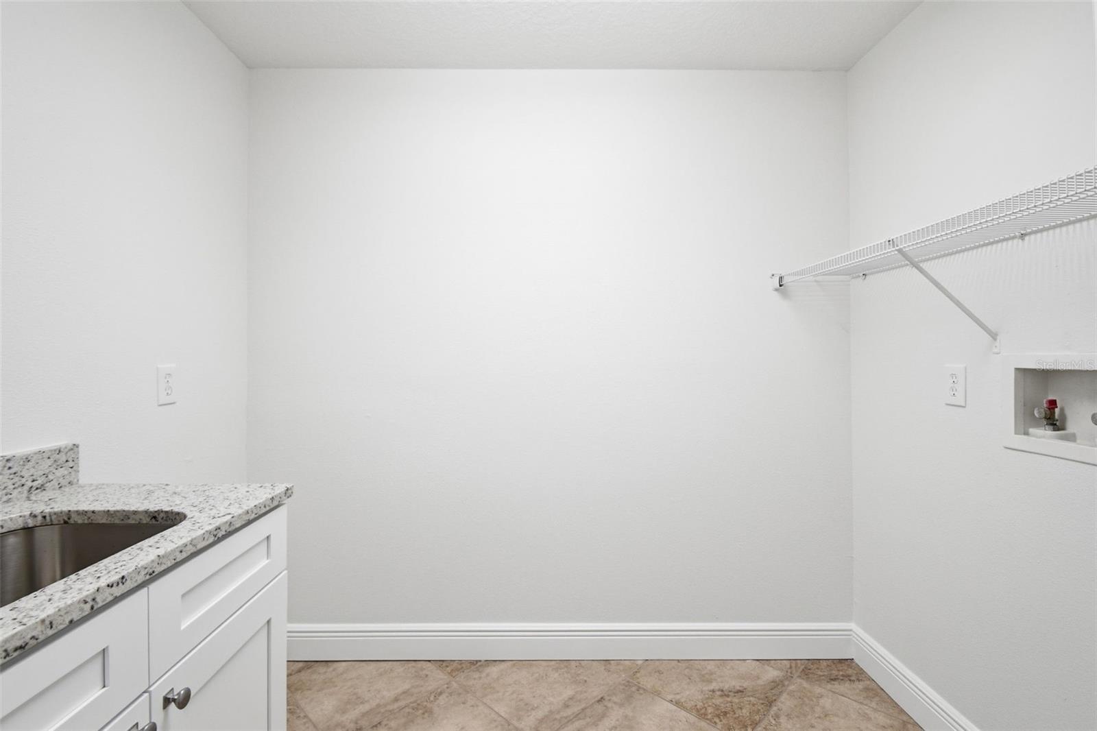 703 GRAND CANYON DR, VALRICO, FL, 33594