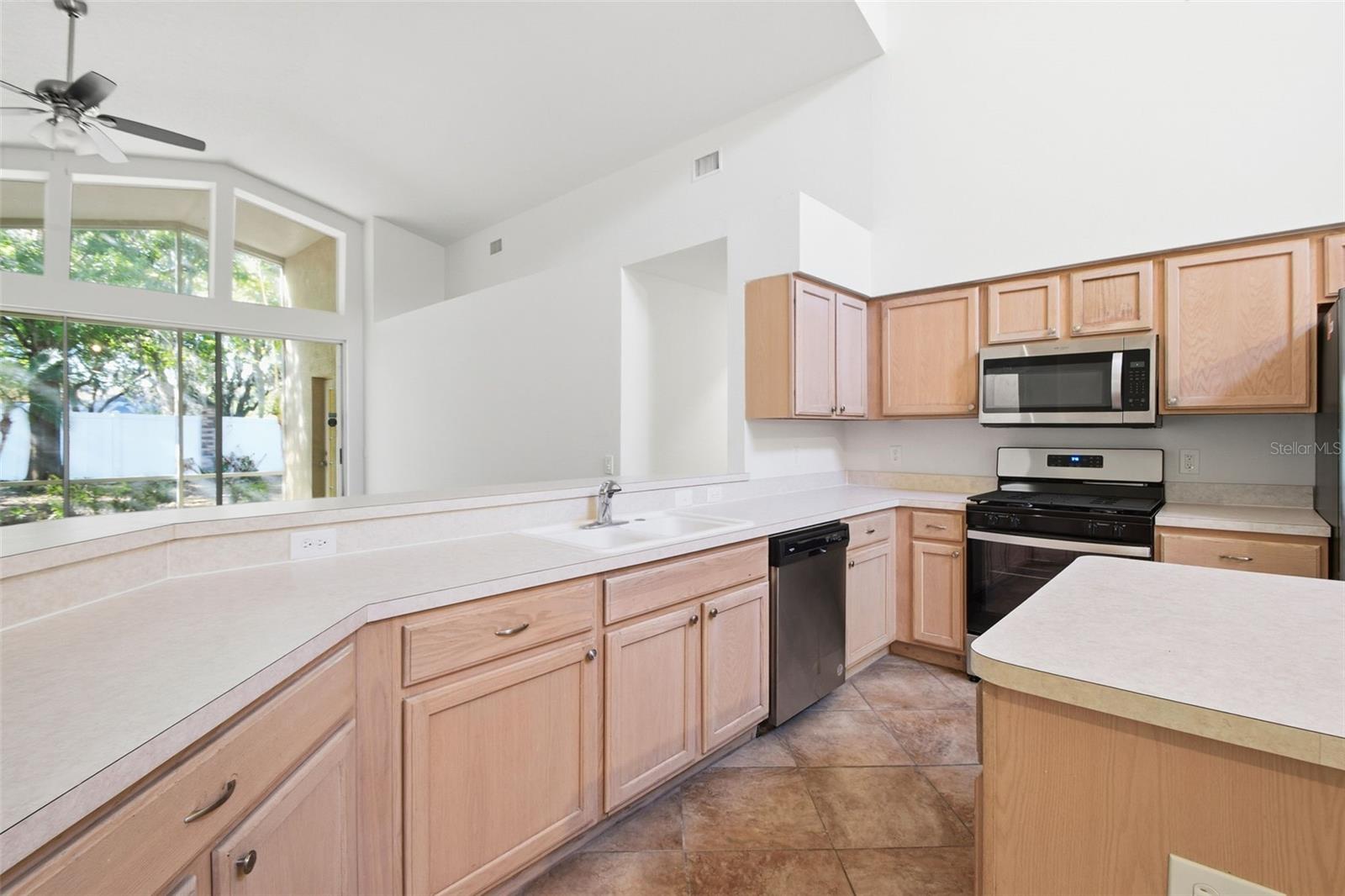 703 GRAND CANYON DR, VALRICO, FL, 33594