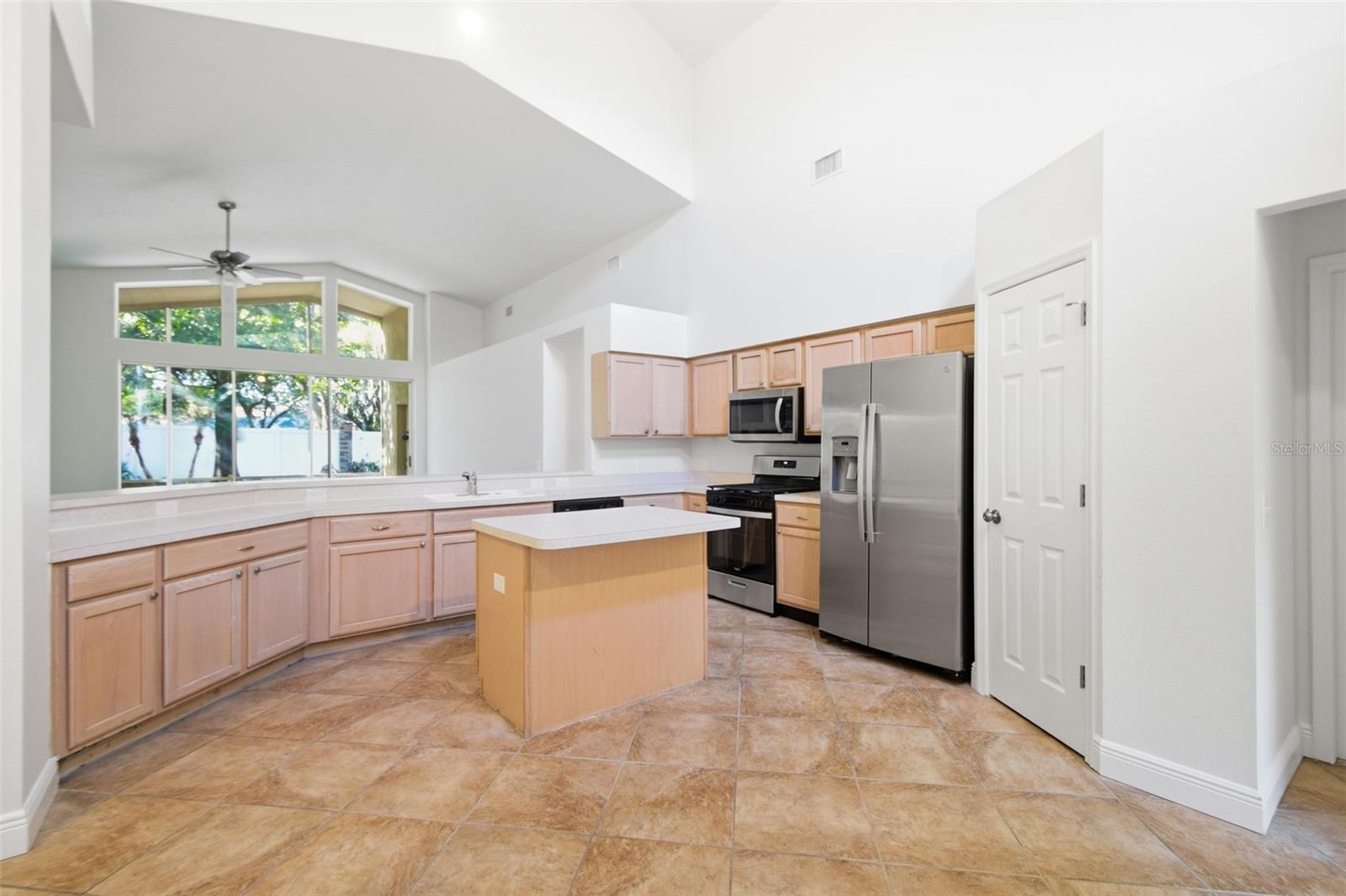 703 GRAND CANYON DR, VALRICO, FL, 33594