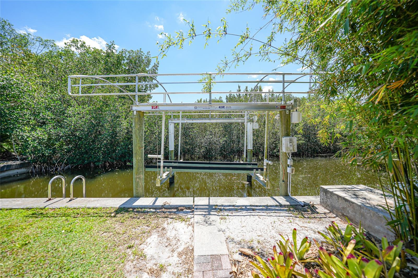 425 FIREBALL CT, PUNTA GORDA, FL, 33950