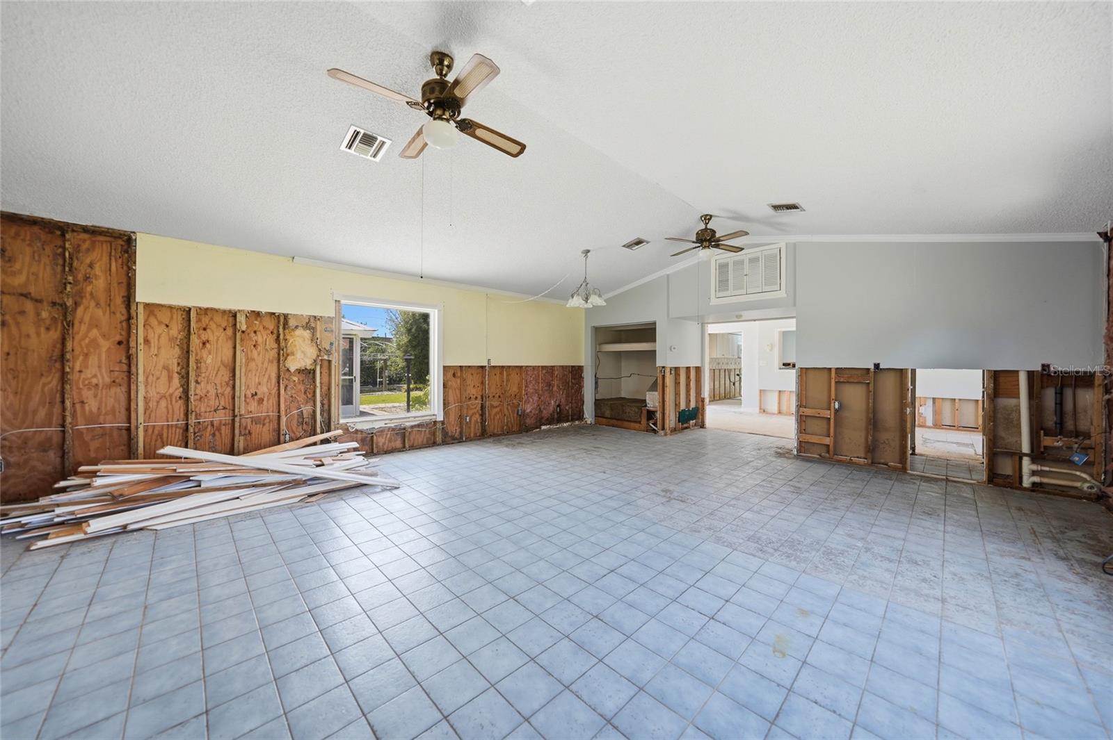 425 FIREBALL CT, PUNTA GORDA, FL, 33950