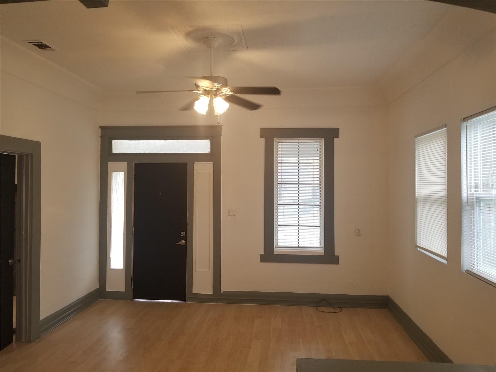 2107 W CHESTNUT ST, TAMPA, FL, 33607