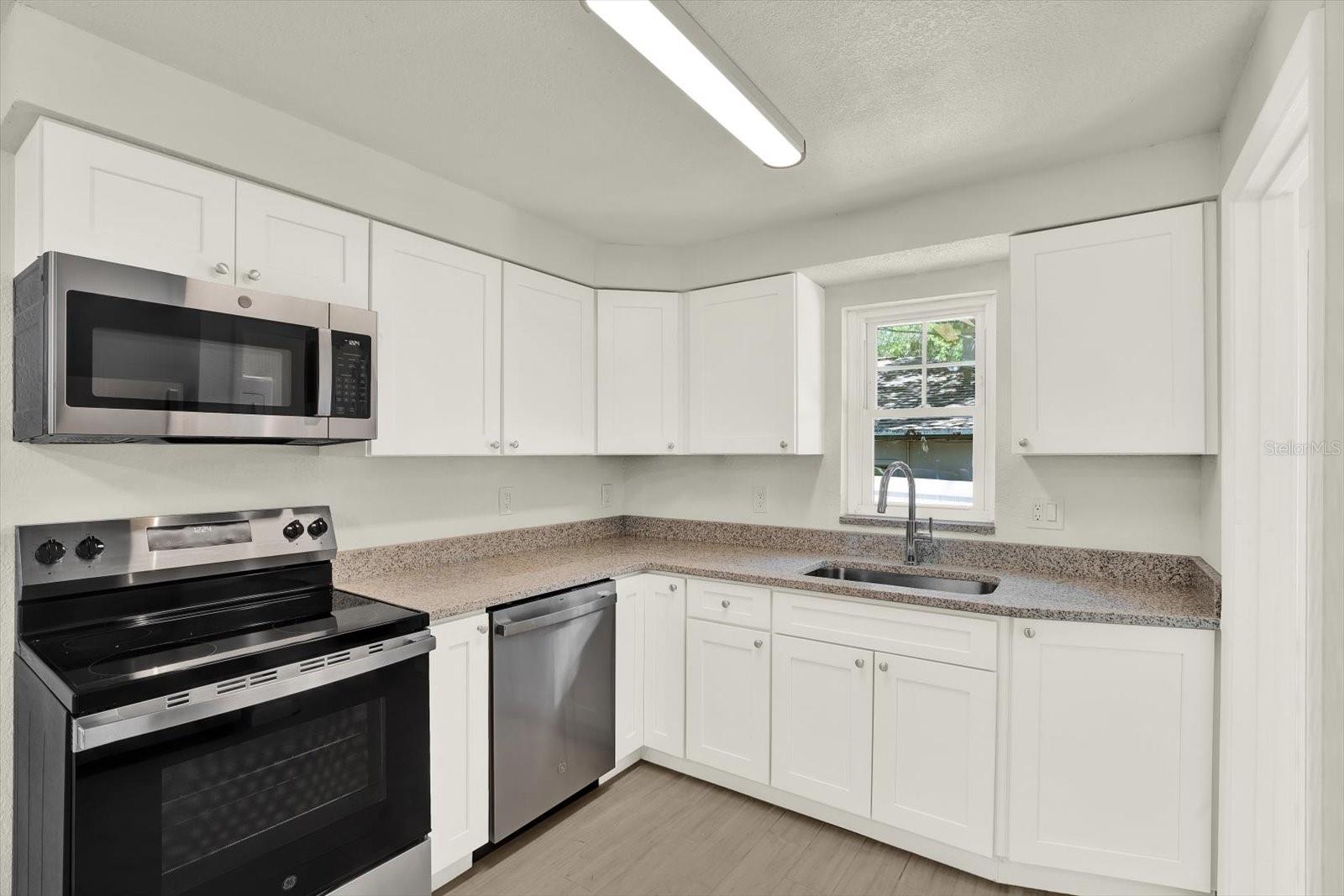 1187 BASS BLVD #A, DUNEDIN, FL, 34698