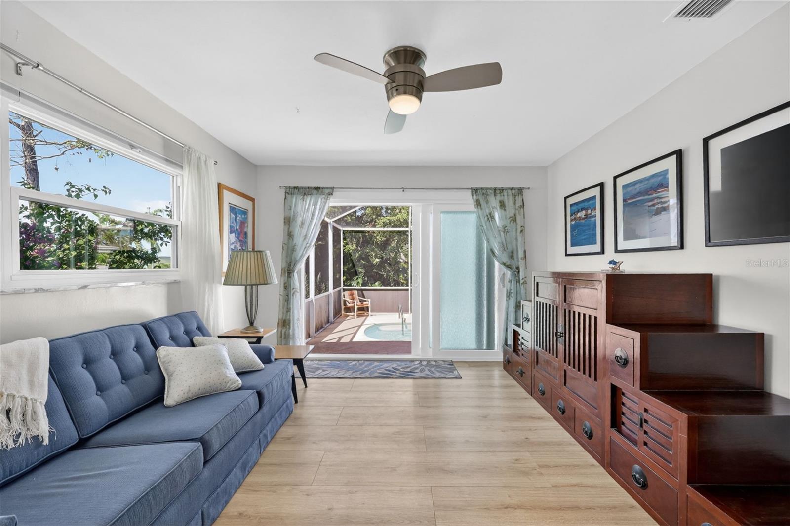 209 WESTWINDS DR, PALM HARBOR, FL, 34683