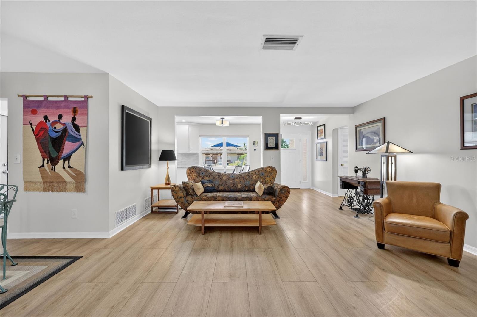 209 WESTWINDS DR, PALM HARBOR, FL, 34683