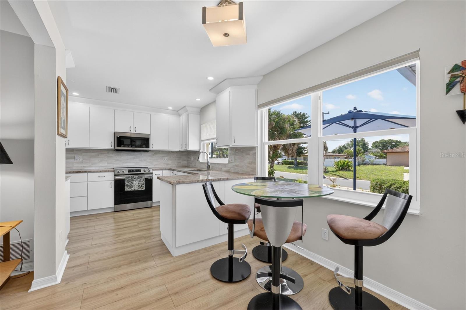 209 WESTWINDS DR, PALM HARBOR, FL, 34683