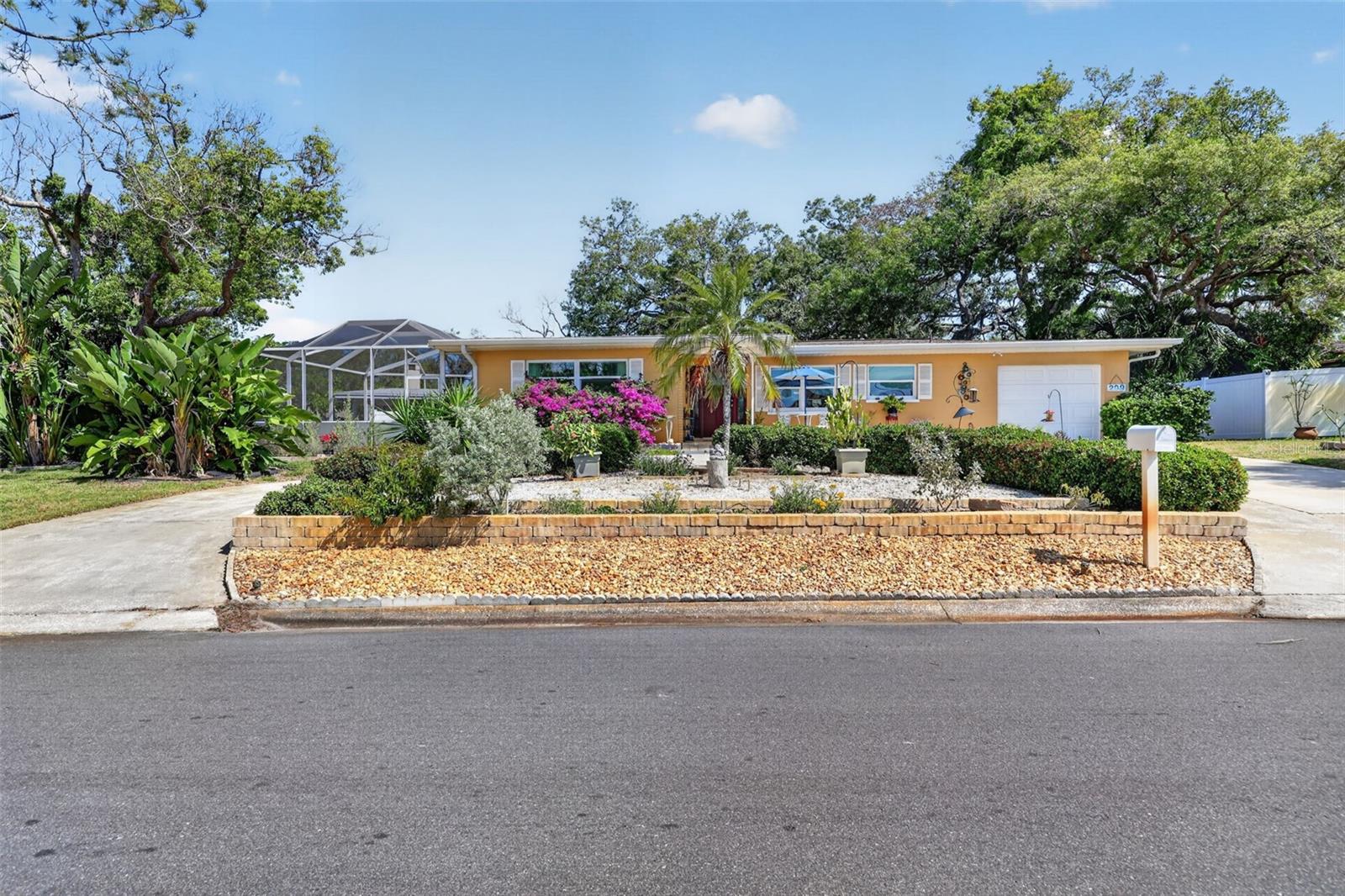 209 WESTWINDS DR, PALM HARBOR, FL, 34683