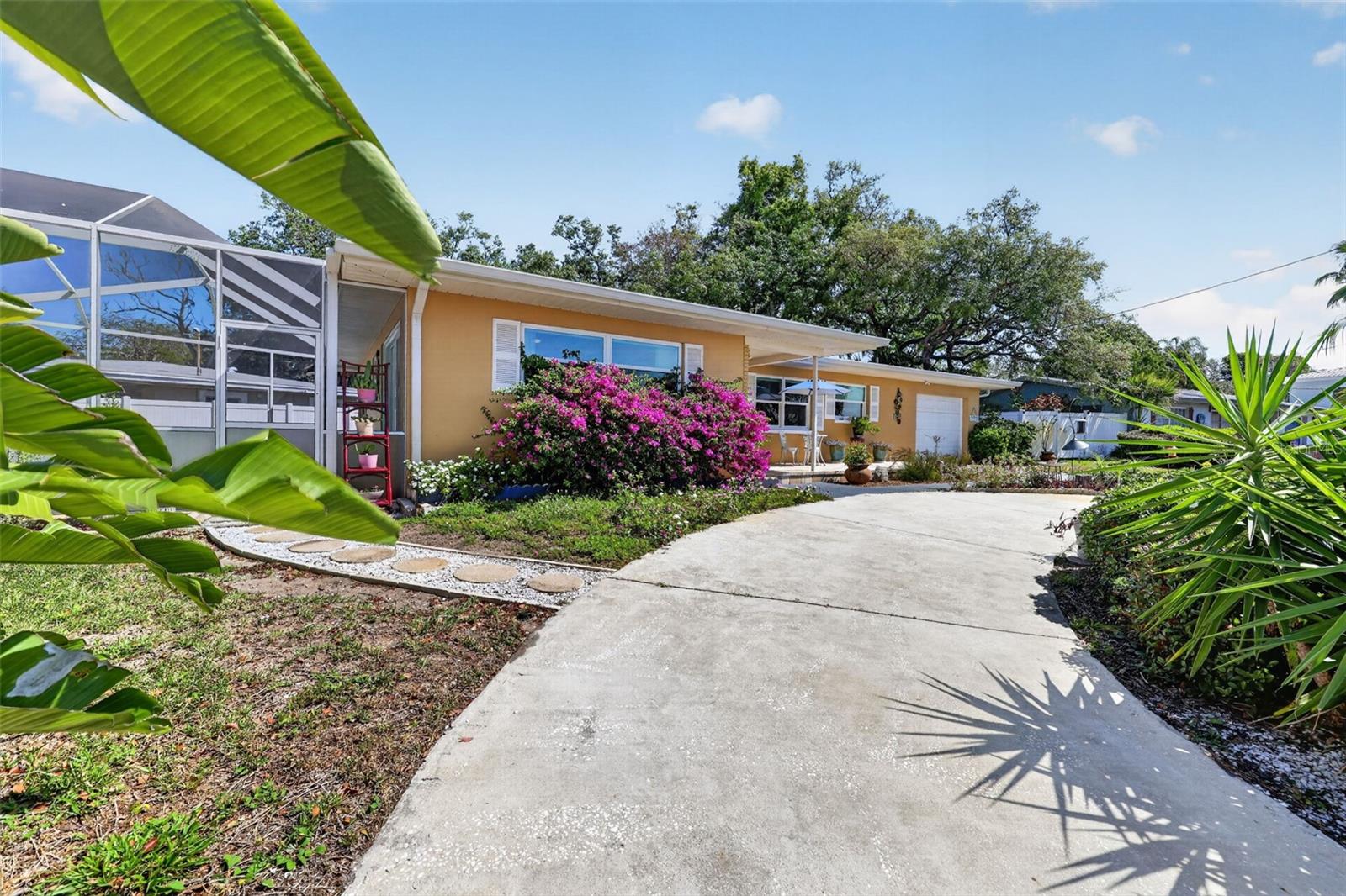 209 WESTWINDS DR, PALM HARBOR, FL, 34683