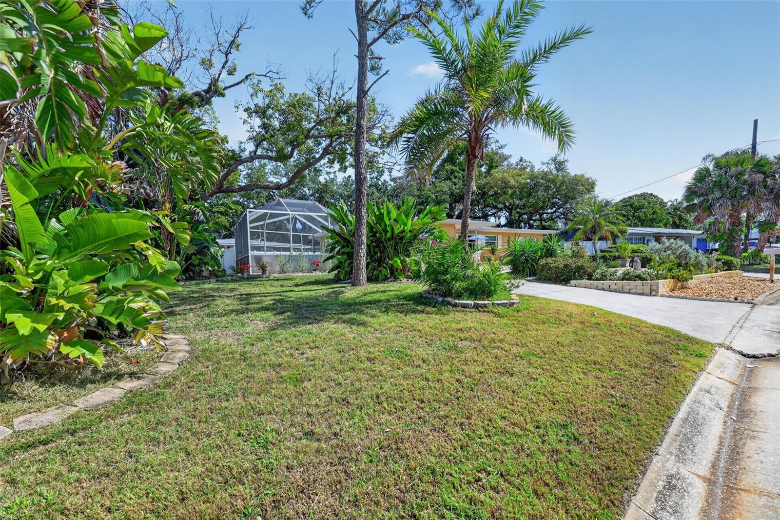 209 WESTWINDS DR, PALM HARBOR, FL, 34683