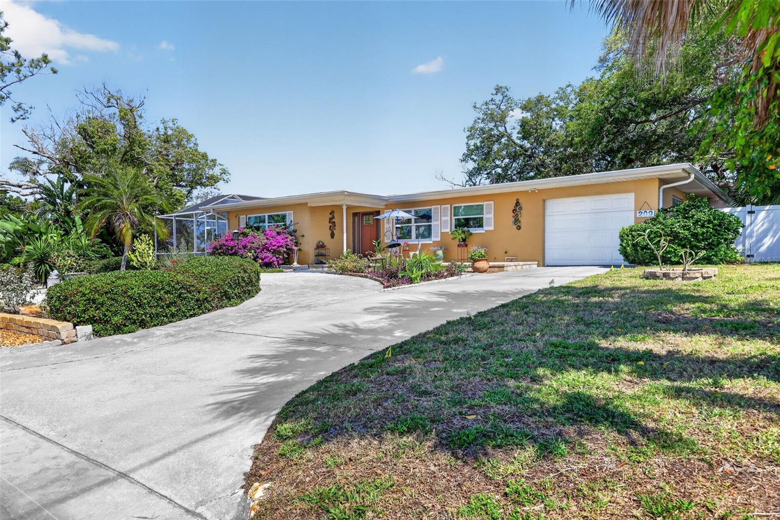209 WESTWINDS DR, PALM HARBOR, FL, 34683