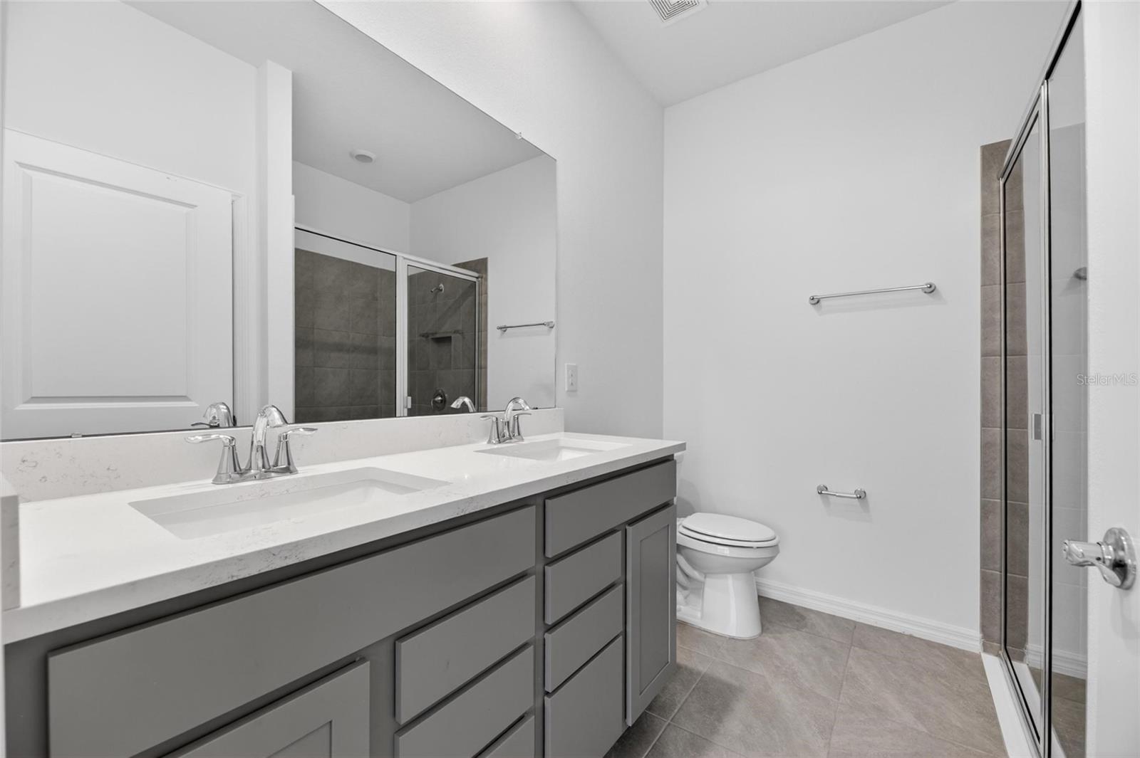 2425 BENDING BONSAI DR, WESLEY CHAPEL, FL, 33543