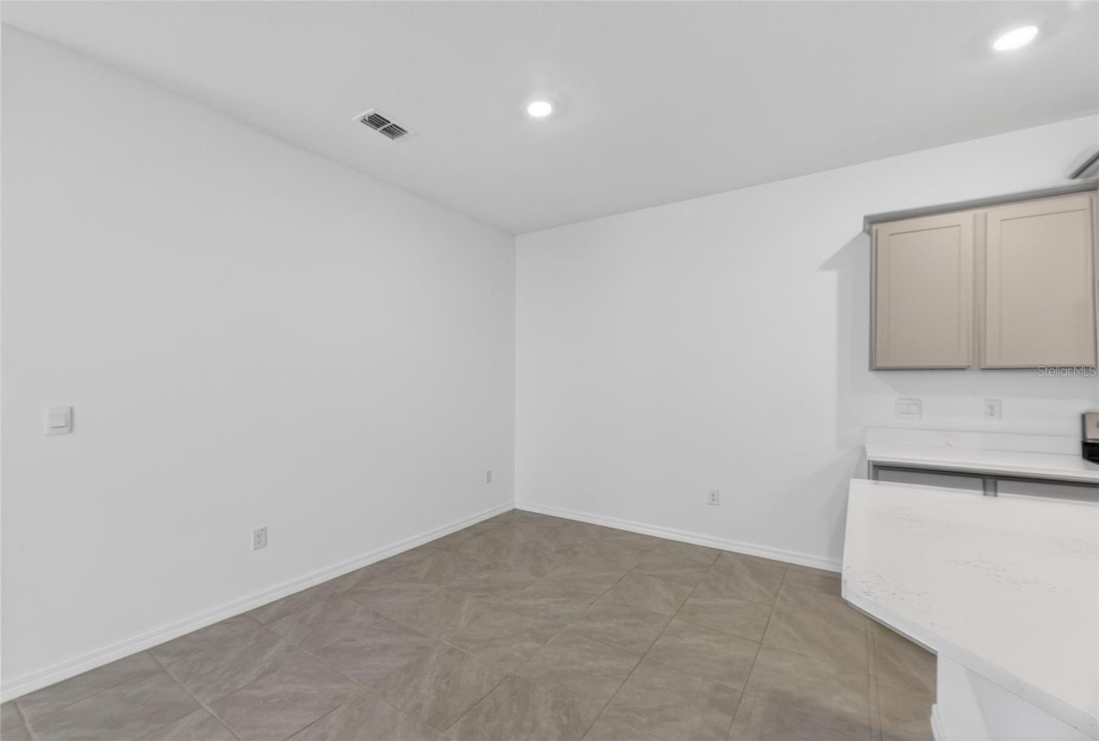 2425 BENDING BONSAI DR, WESLEY CHAPEL, FL, 33543