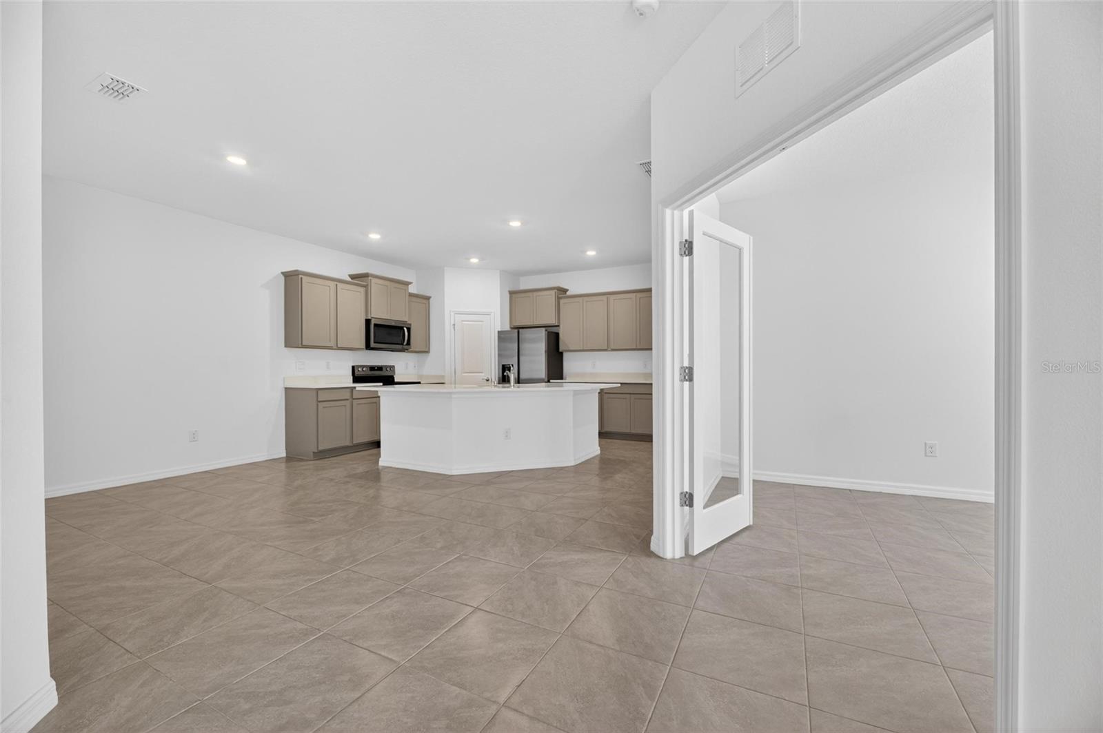 2425 BENDING BONSAI DR, WESLEY CHAPEL, FL, 33543