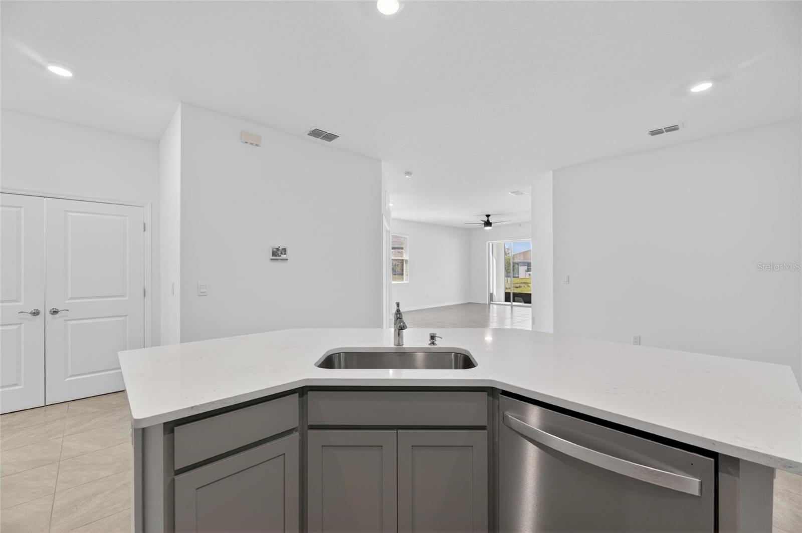 2425 BENDING BONSAI DR, WESLEY CHAPEL, FL, 33543