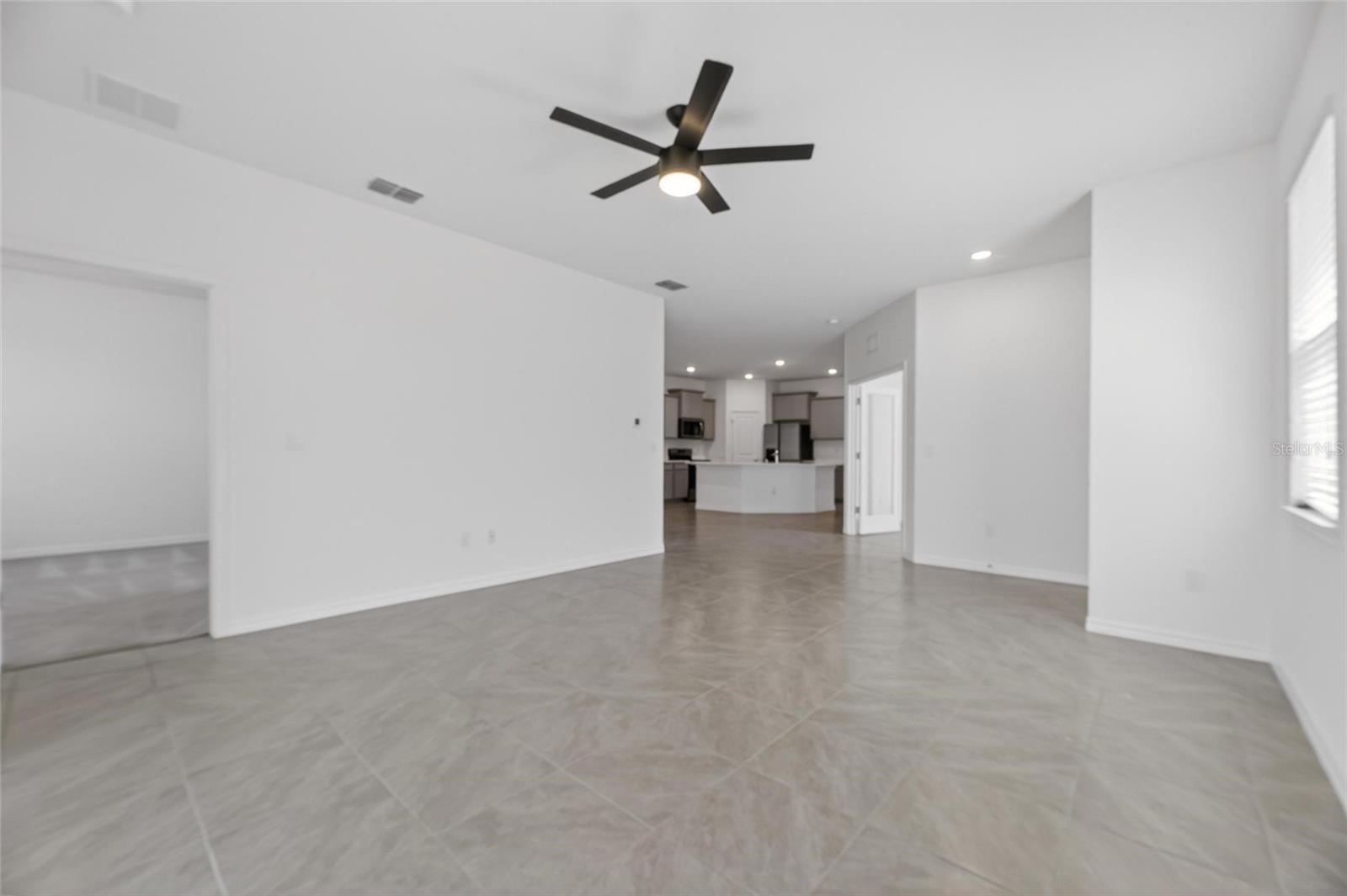 2425 BENDING BONSAI DR, WESLEY CHAPEL, FL, 33543