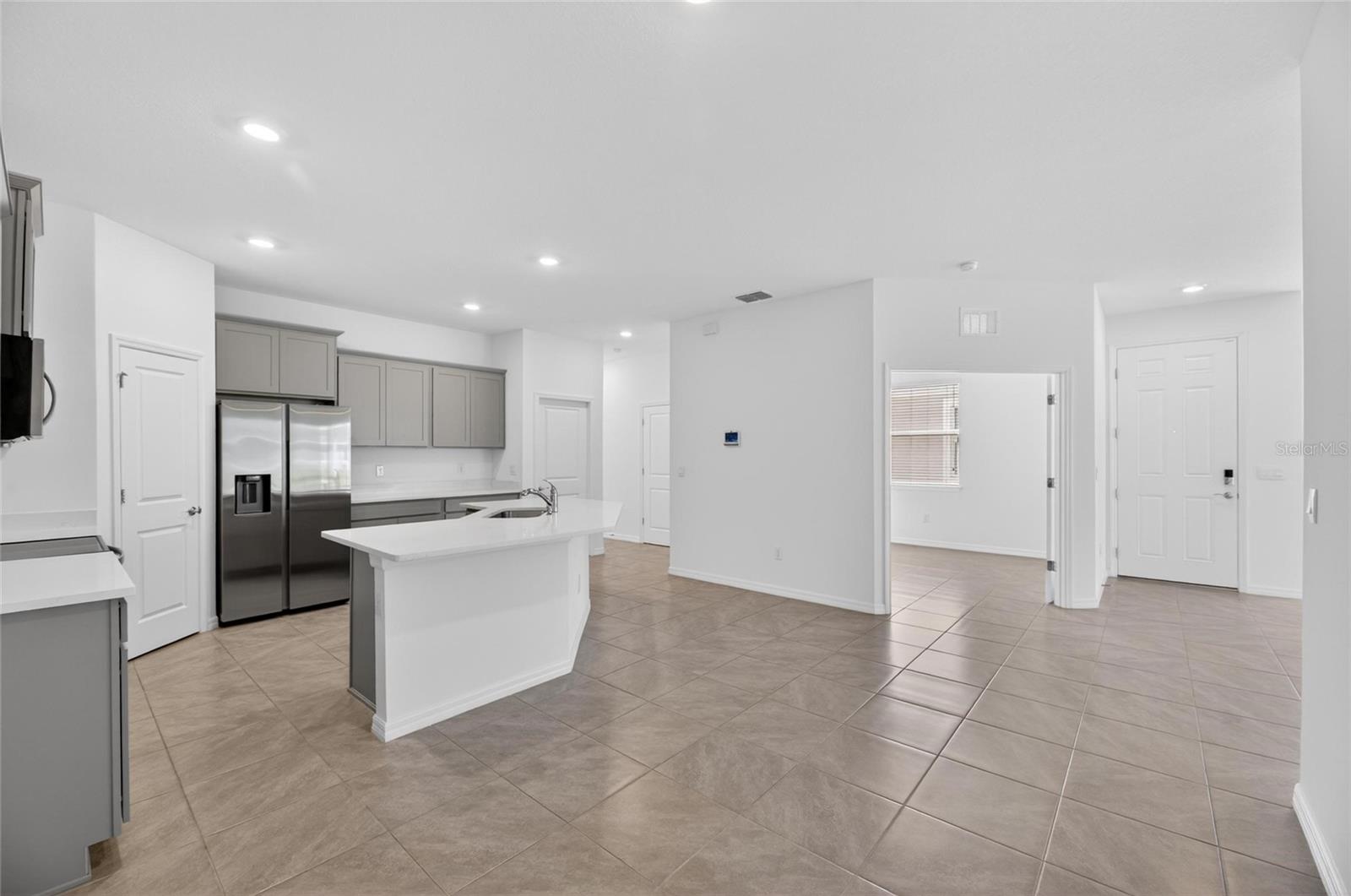 2425 BENDING BONSAI DR, WESLEY CHAPEL, FL, 33543