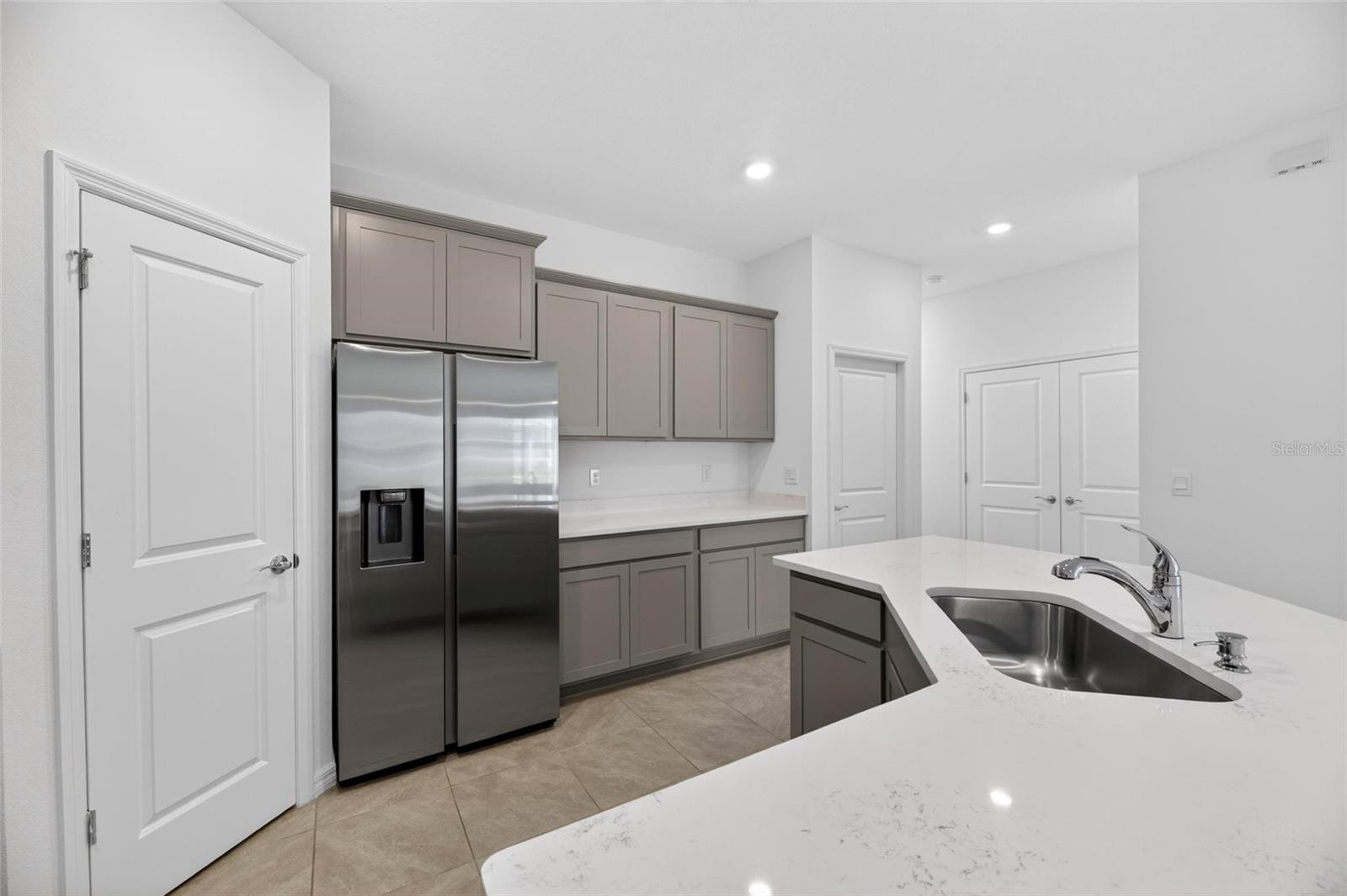 2425 BENDING BONSAI DR, WESLEY CHAPEL, FL, 33543