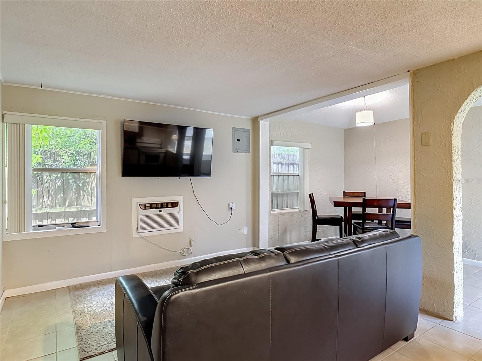 224 S SALISBURY AVE, DELAND, FL, 32720