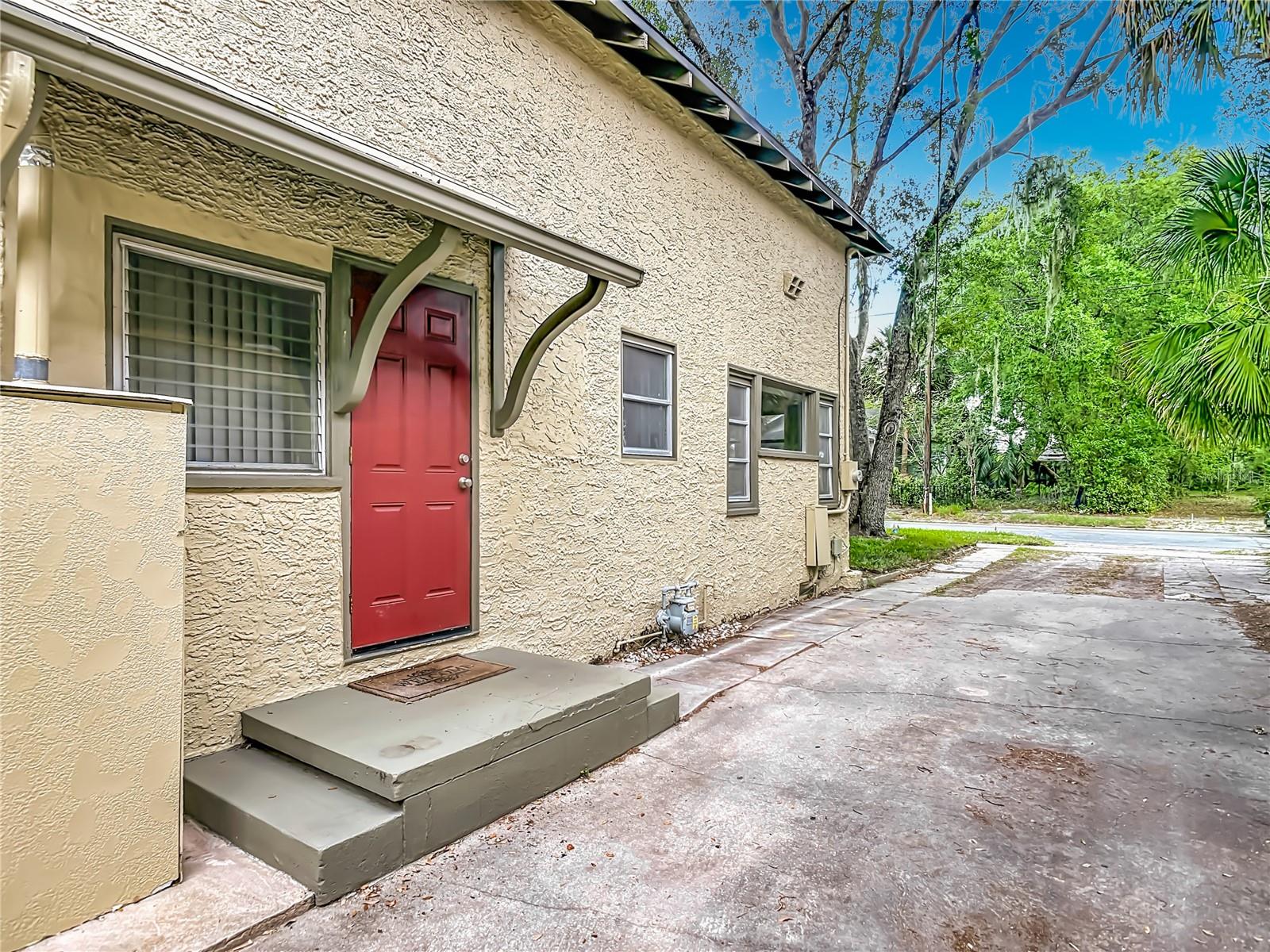 224 S SALISBURY AVE, DELAND, FL, 32720