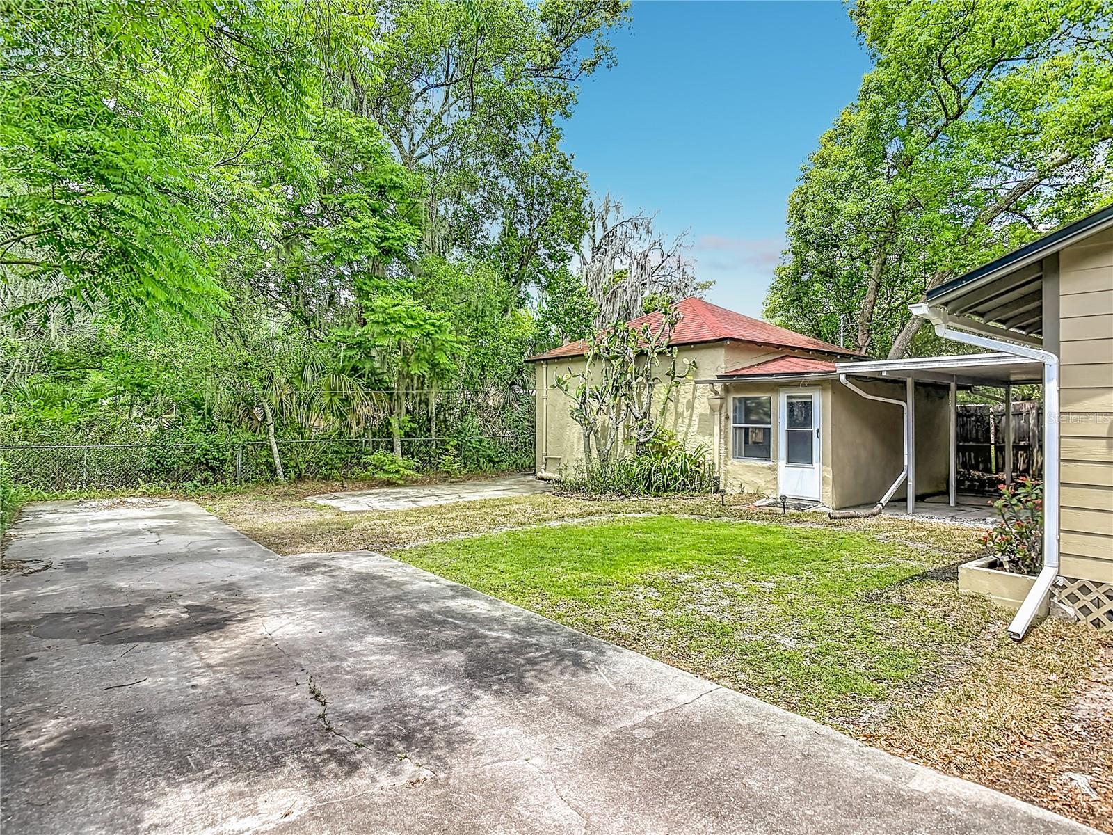 224 S SALISBURY AVE, DELAND, FL, 32720