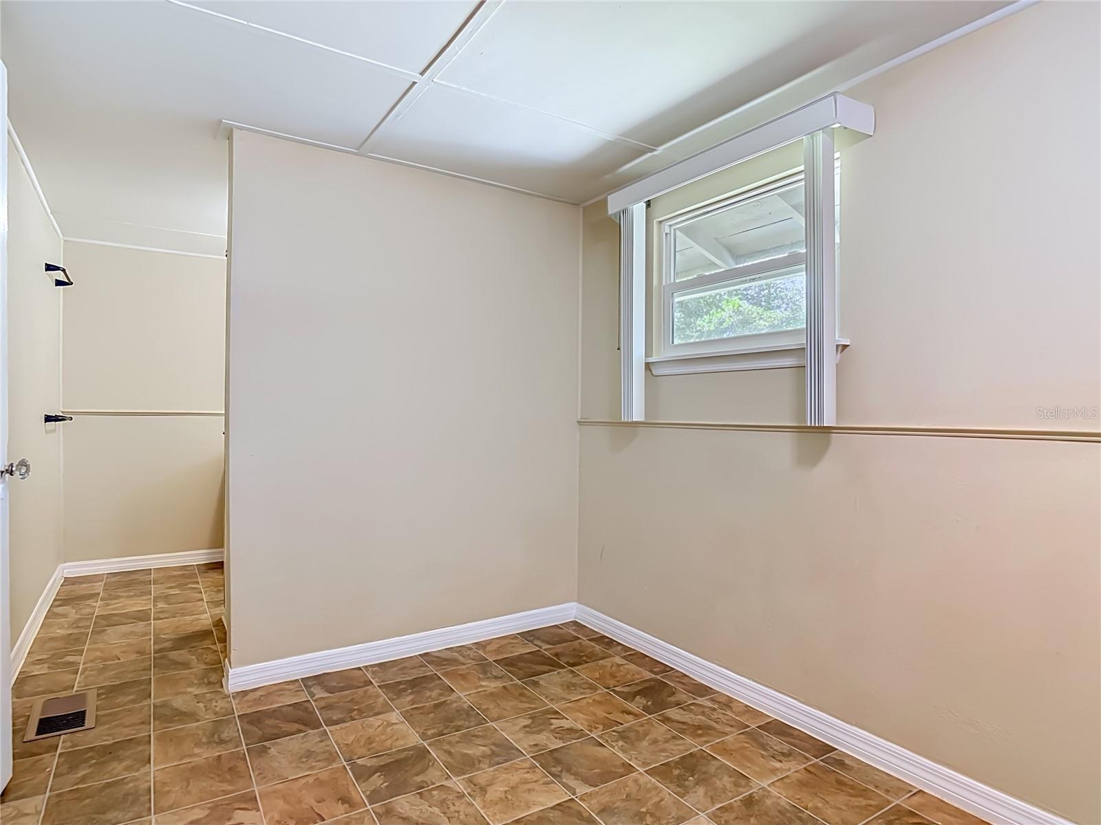 224 S SALISBURY AVE, DELAND, FL, 32720