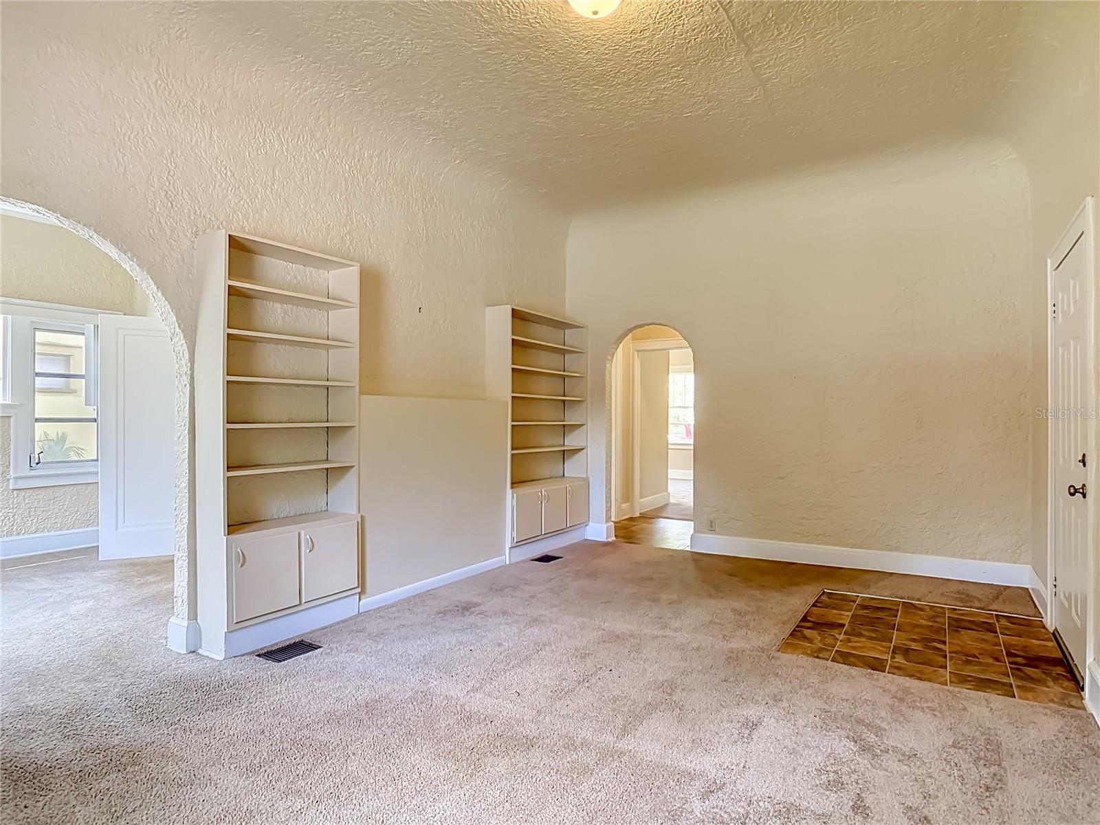 224 S SALISBURY AVE, DELAND, FL, 32720