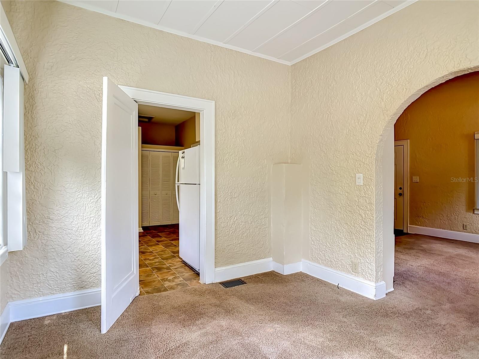 224 S SALISBURY AVE, DELAND, FL, 32720