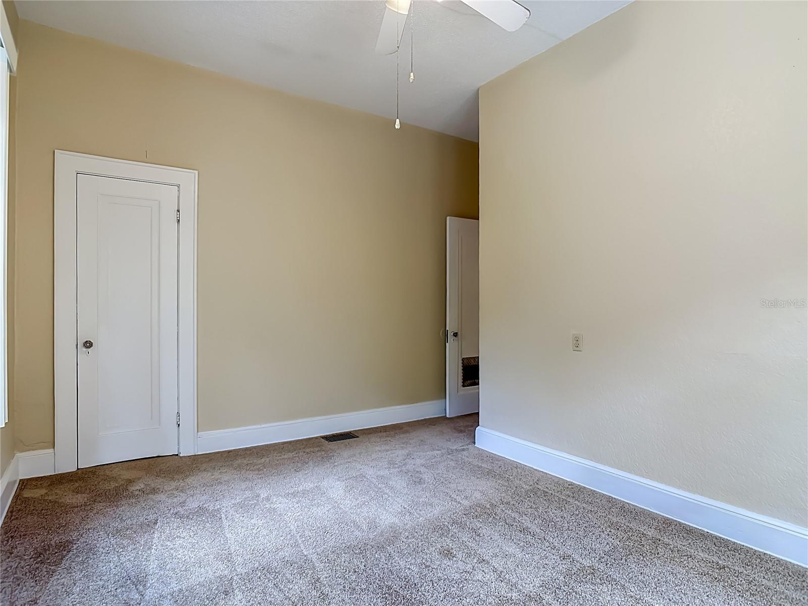 224 S SALISBURY AVE, DELAND, FL, 32720