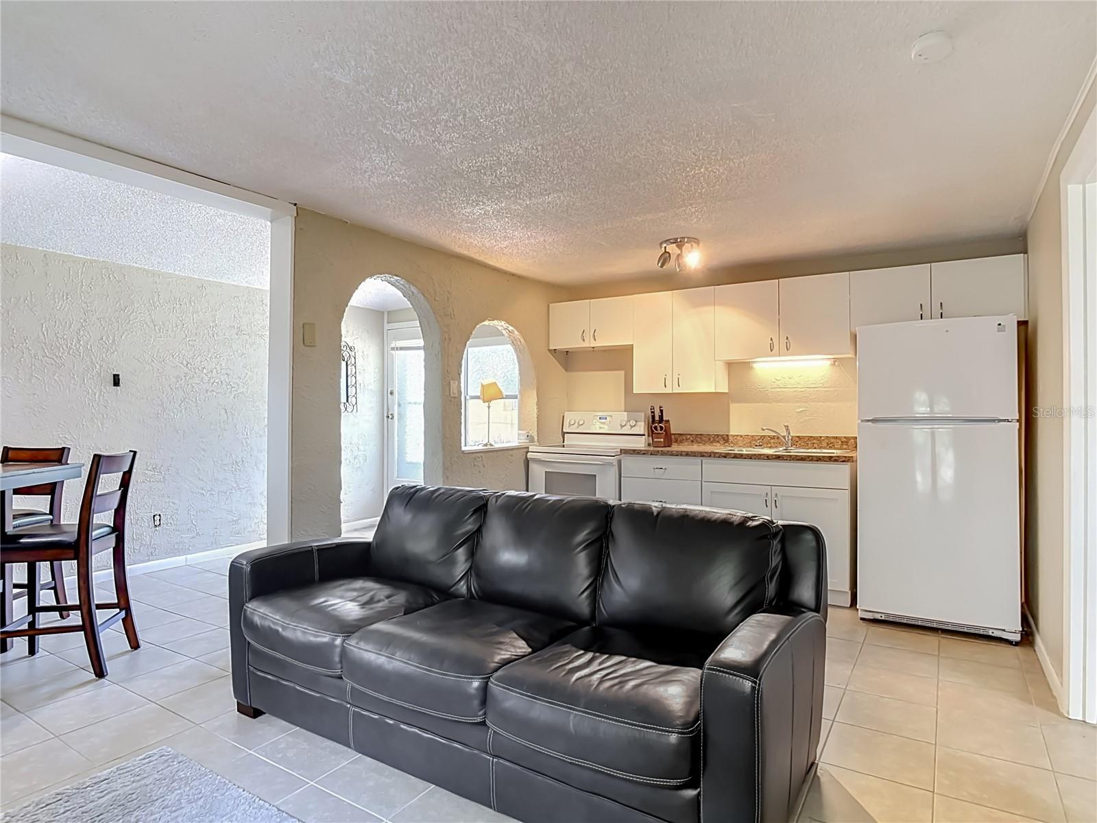 224 S SALISBURY AVE, DELAND, FL, 32720