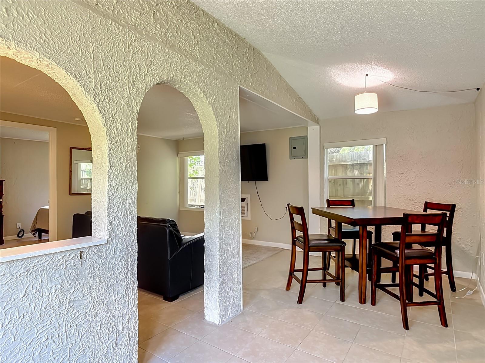 224 S SALISBURY AVE, DELAND, FL, 32720