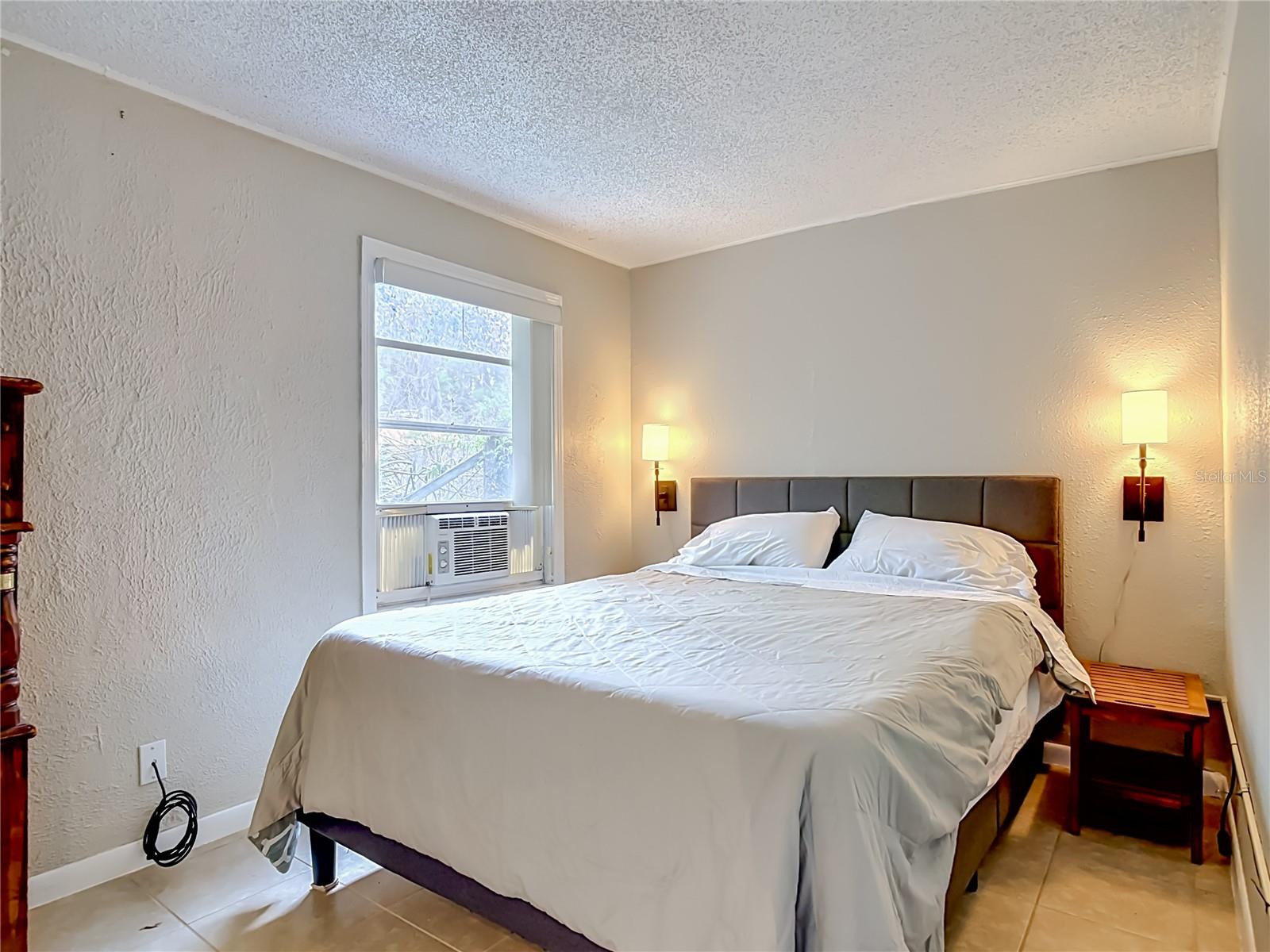 224 S SALISBURY AVE, DELAND, FL, 32720