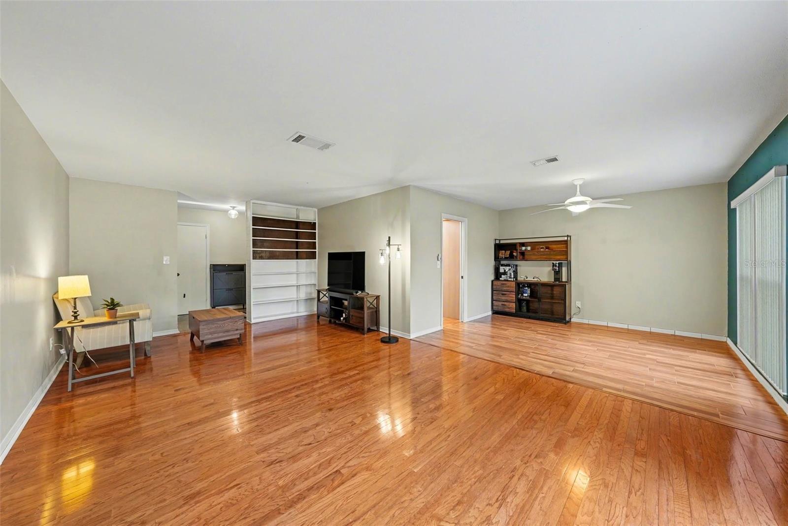 13503 GREENLEAF DR, TAMPA, FL, 33613