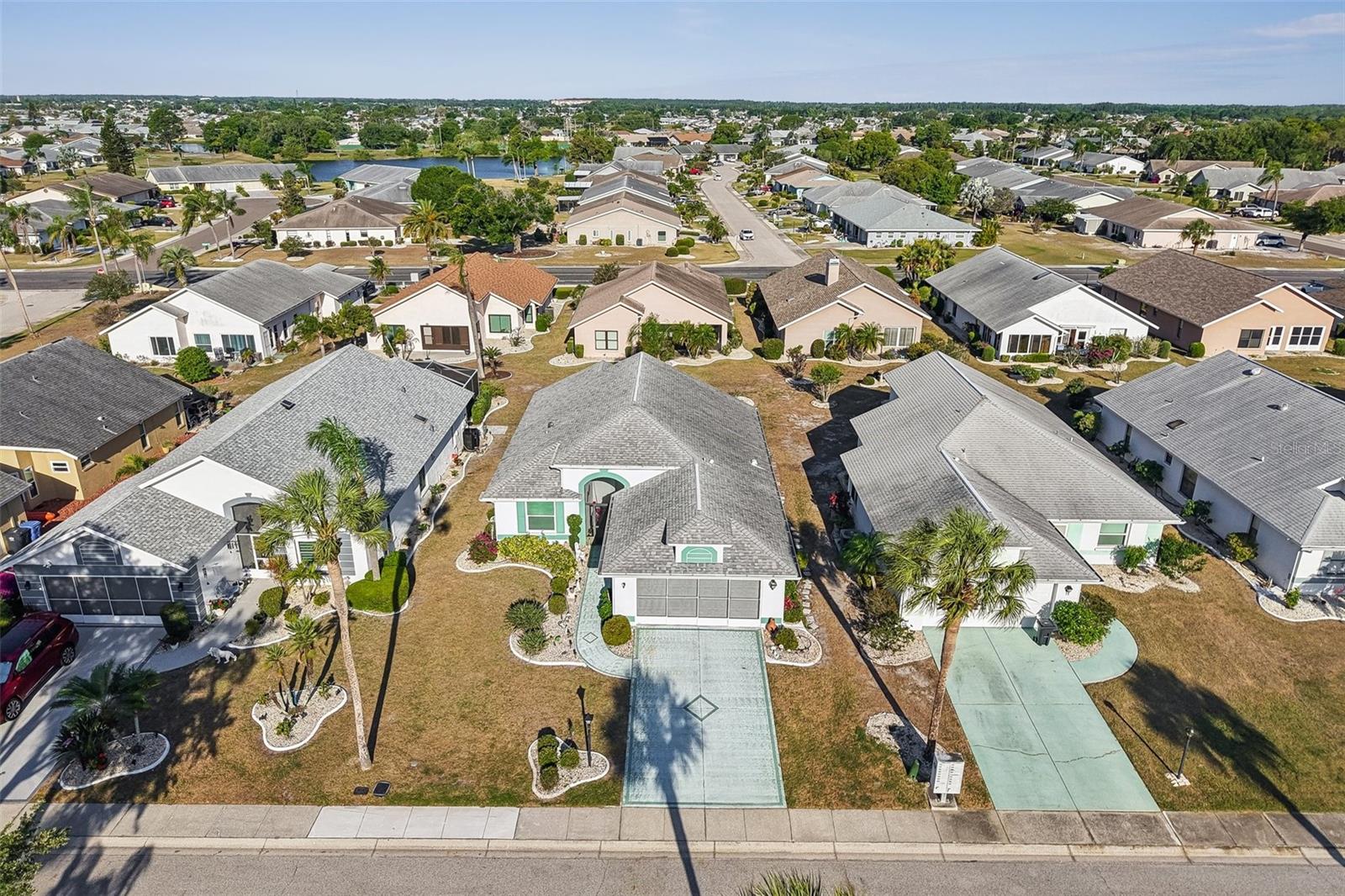 214 LINGER LN, SUN CITY CENTER, FL, 33573