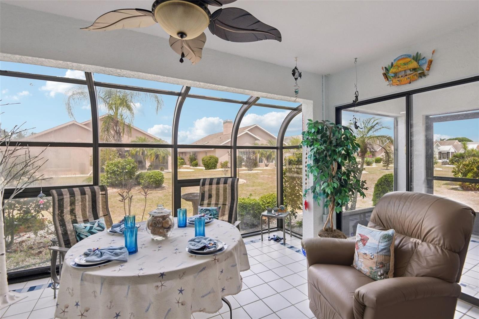 214 LINGER LN, SUN CITY CENTER, FL, 33573