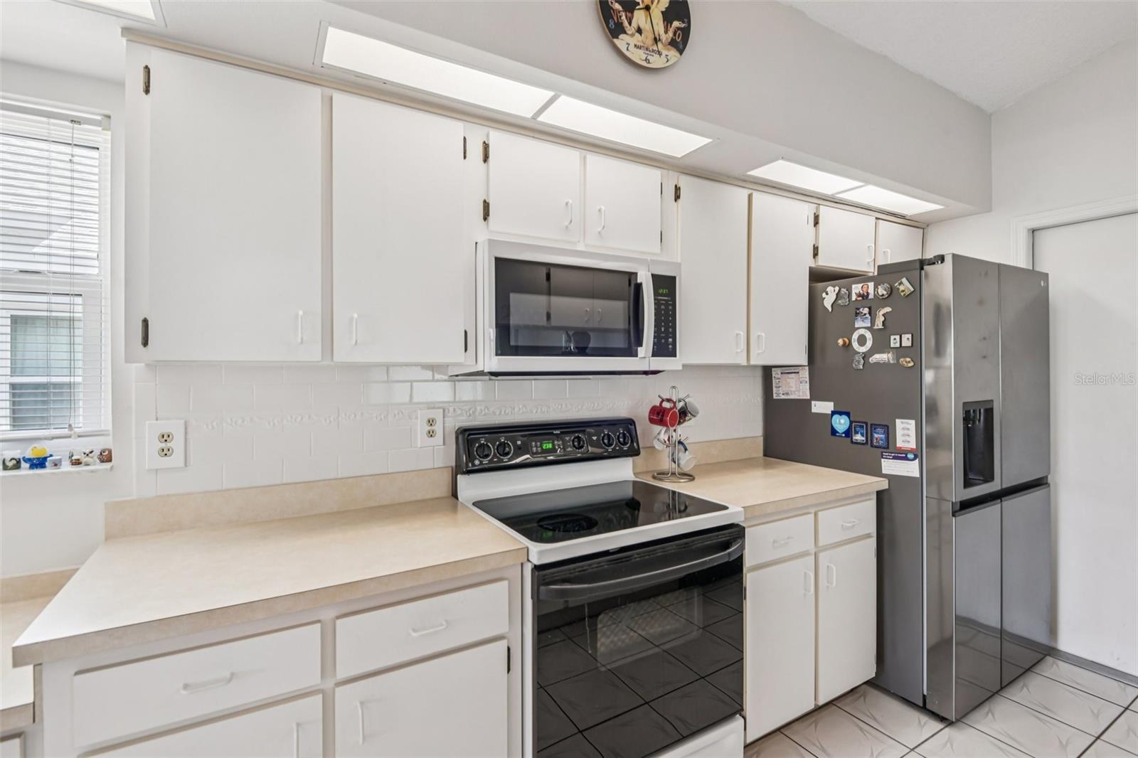 214 LINGER LN, SUN CITY CENTER, FL, 33573