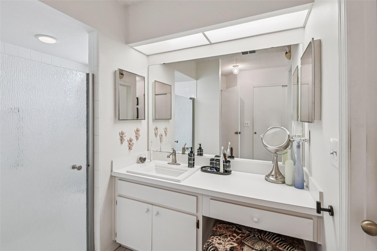 214 LINGER LN, SUN CITY CENTER, FL, 33573