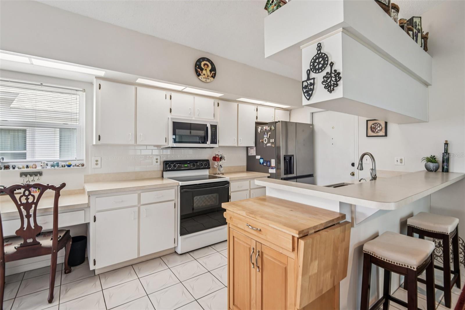 214 LINGER LN, SUN CITY CENTER, FL, 33573