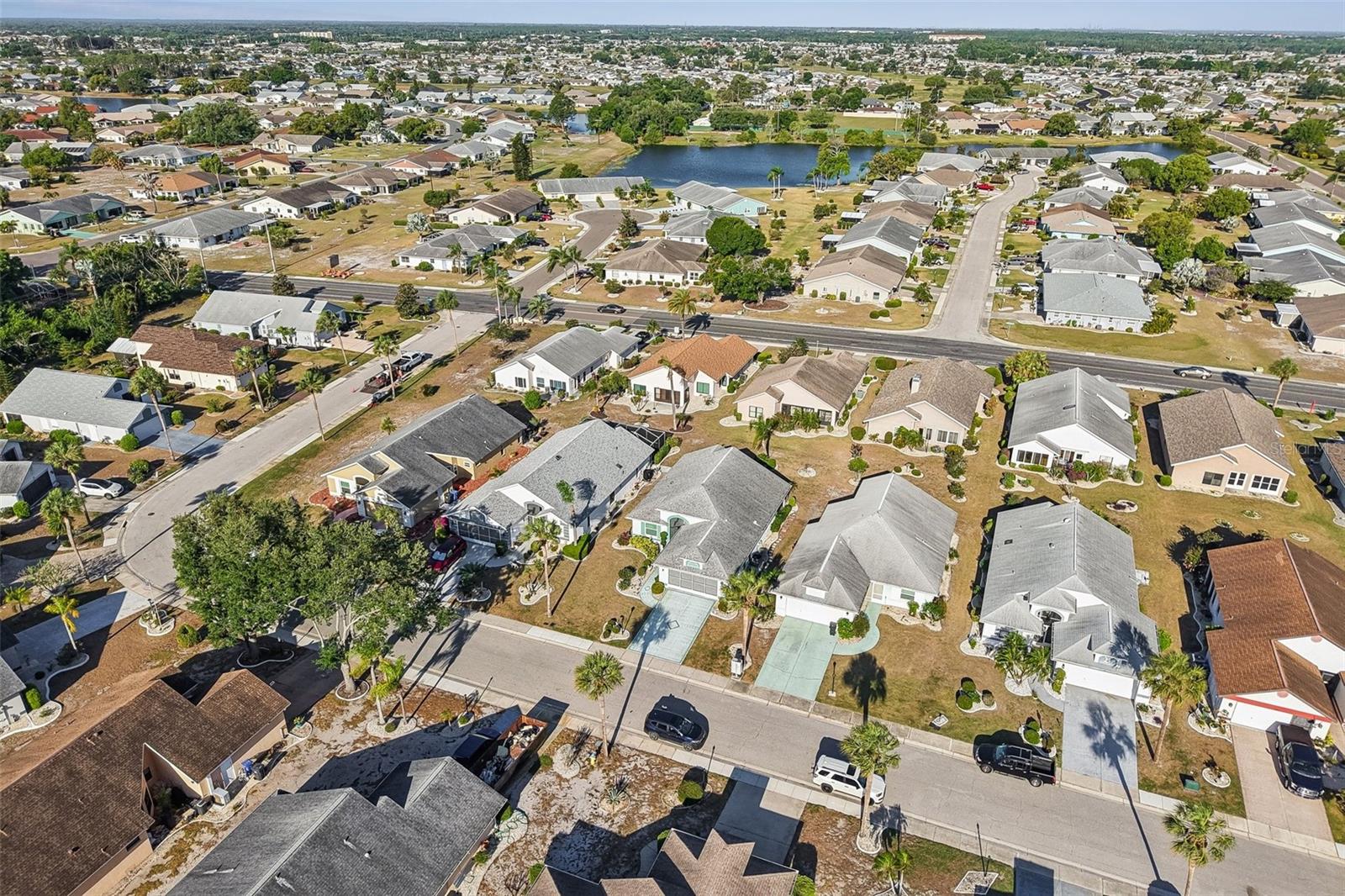 214 LINGER LN, SUN CITY CENTER, FL, 33573