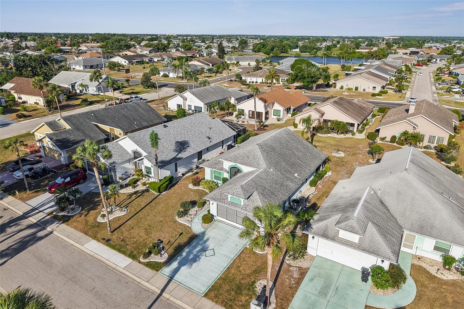 214 LINGER LN, SUN CITY CENTER, FL, 33573